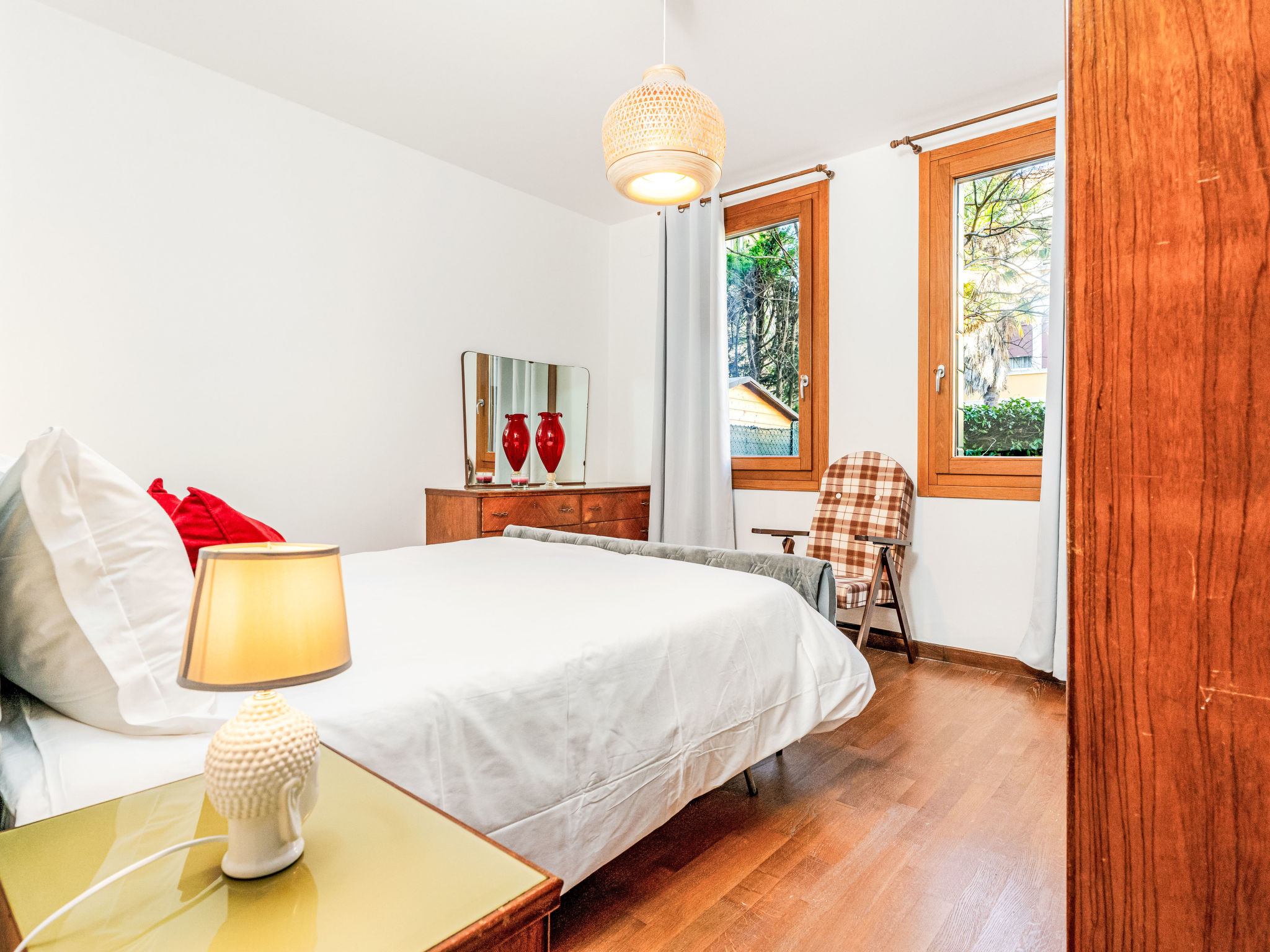 Private Garden Apartment - Binnen