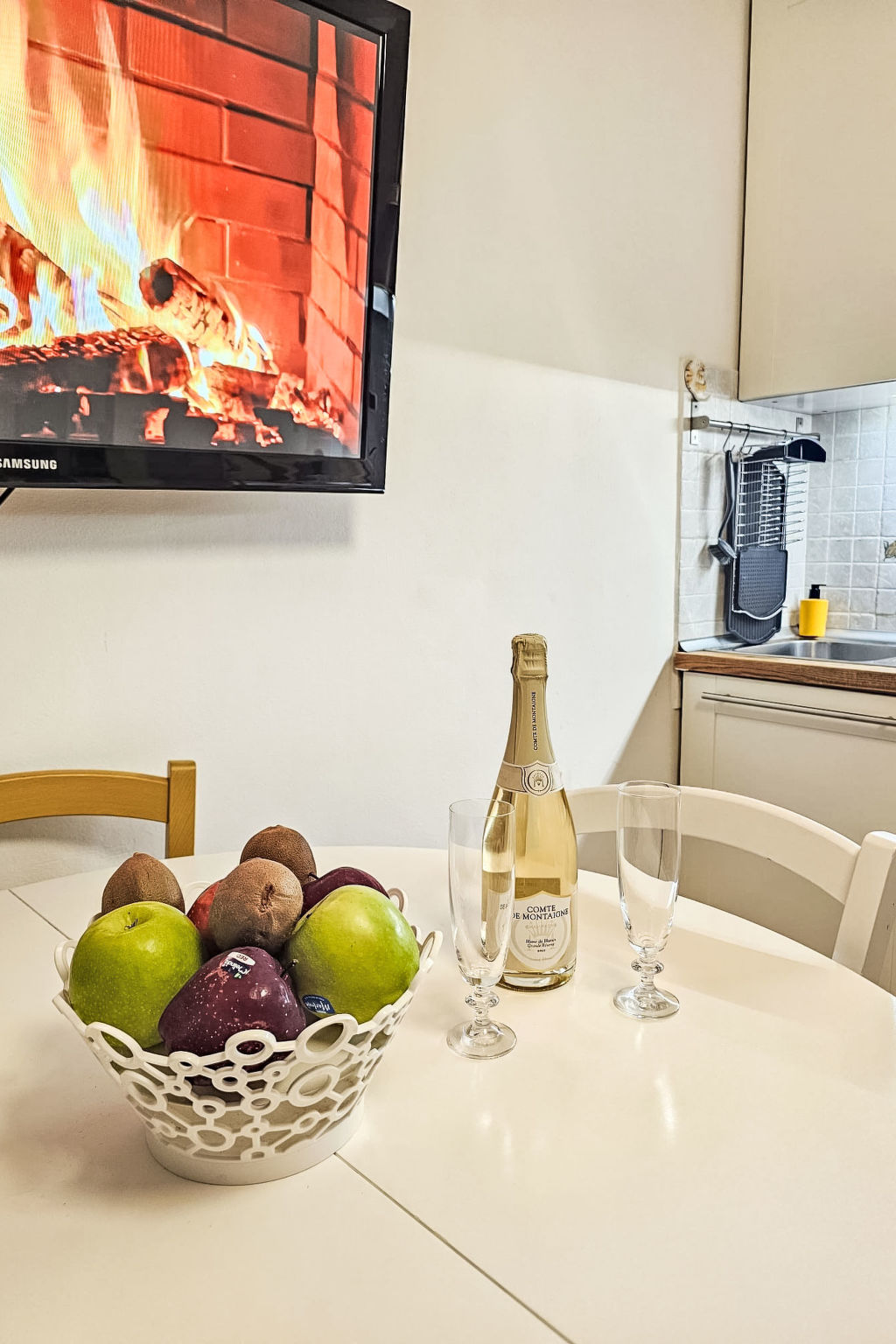 Private Garden Apartment - Binnen