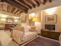 Historisch Appartement aan het Kanaal in Castello, Venetië - thumbnail 3