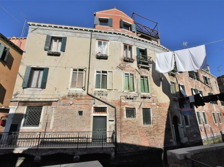 Rustiek appartement aan het kanaal in het centrum van Venetië in Venetië