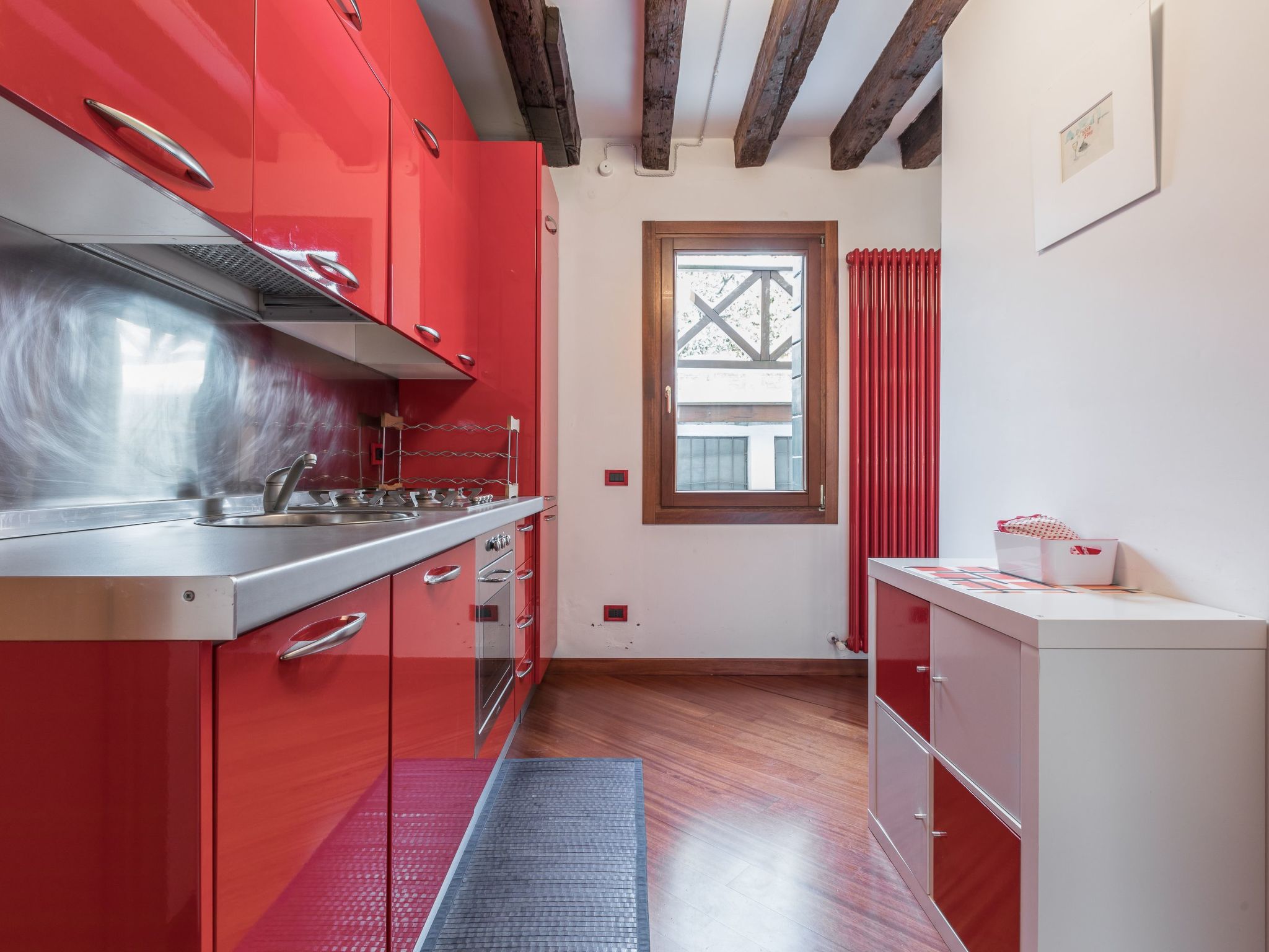 Mit privater Terrasse-Drinnen