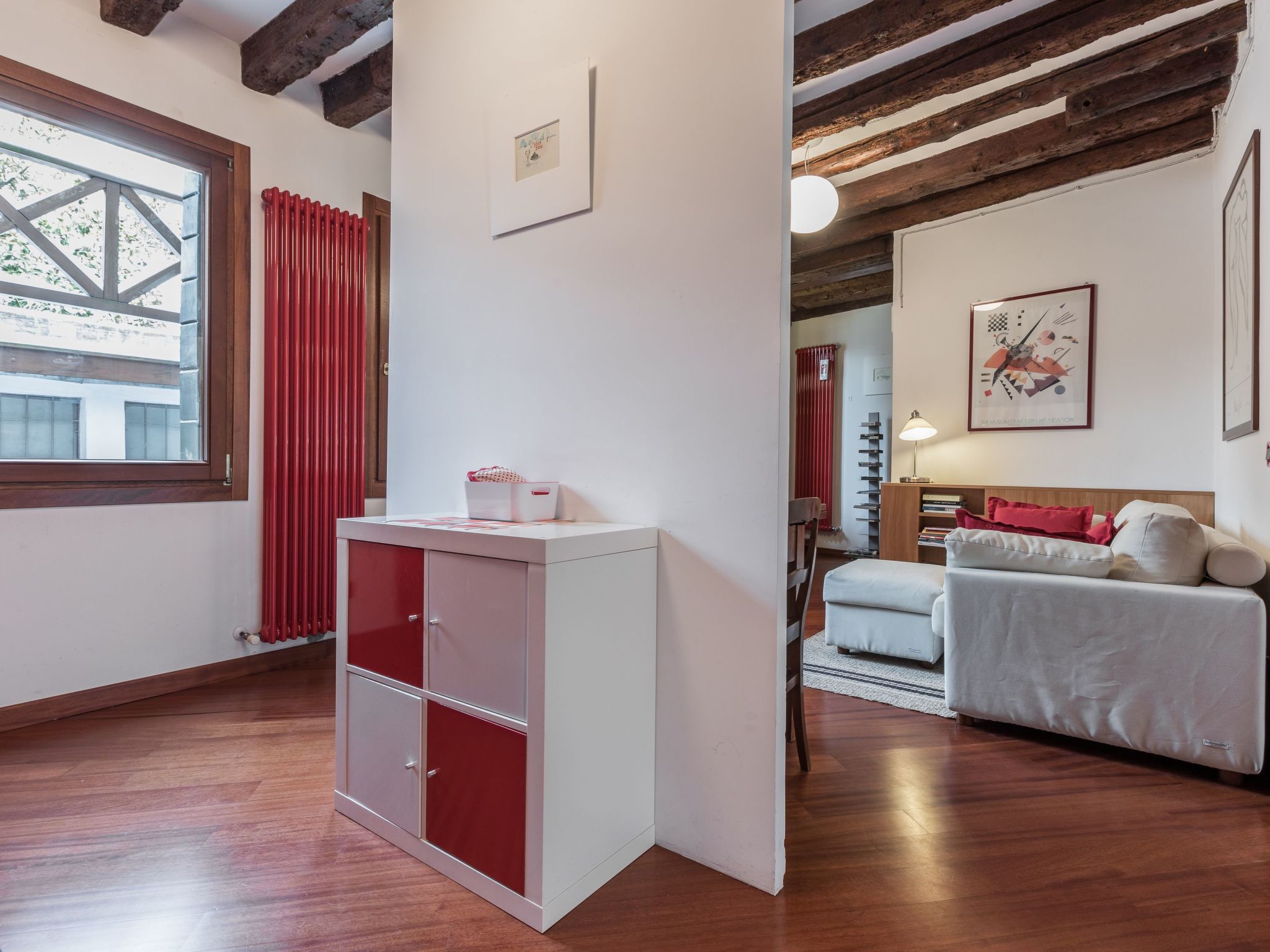 Mit privater Terrasse-Drinnen