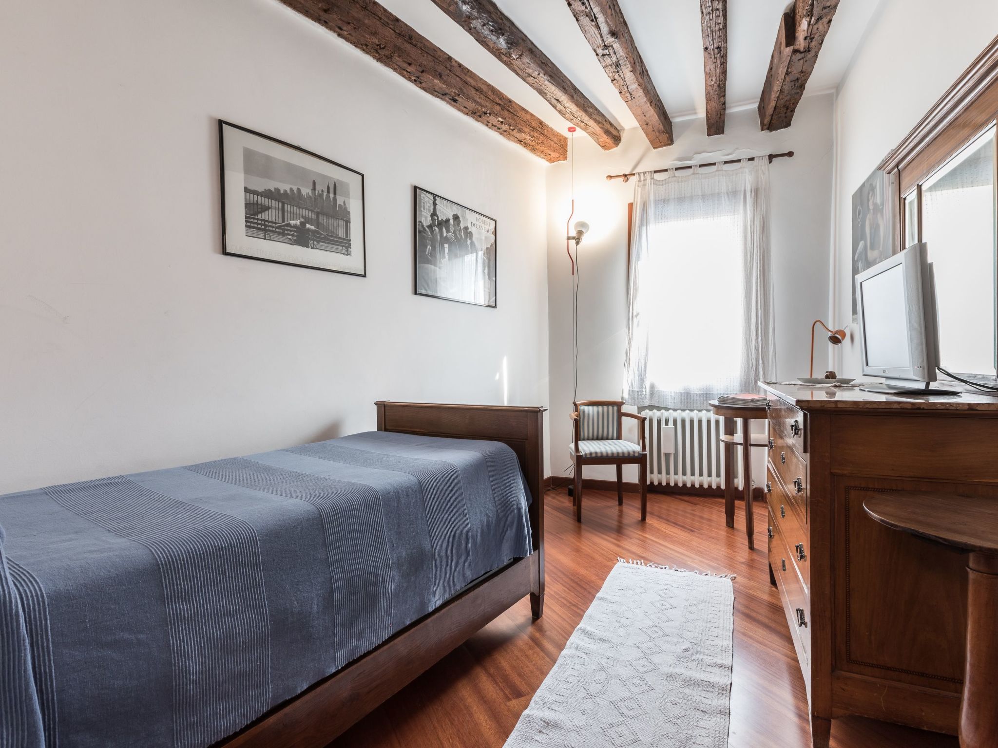 Mit privater Terrasse-Drinnen