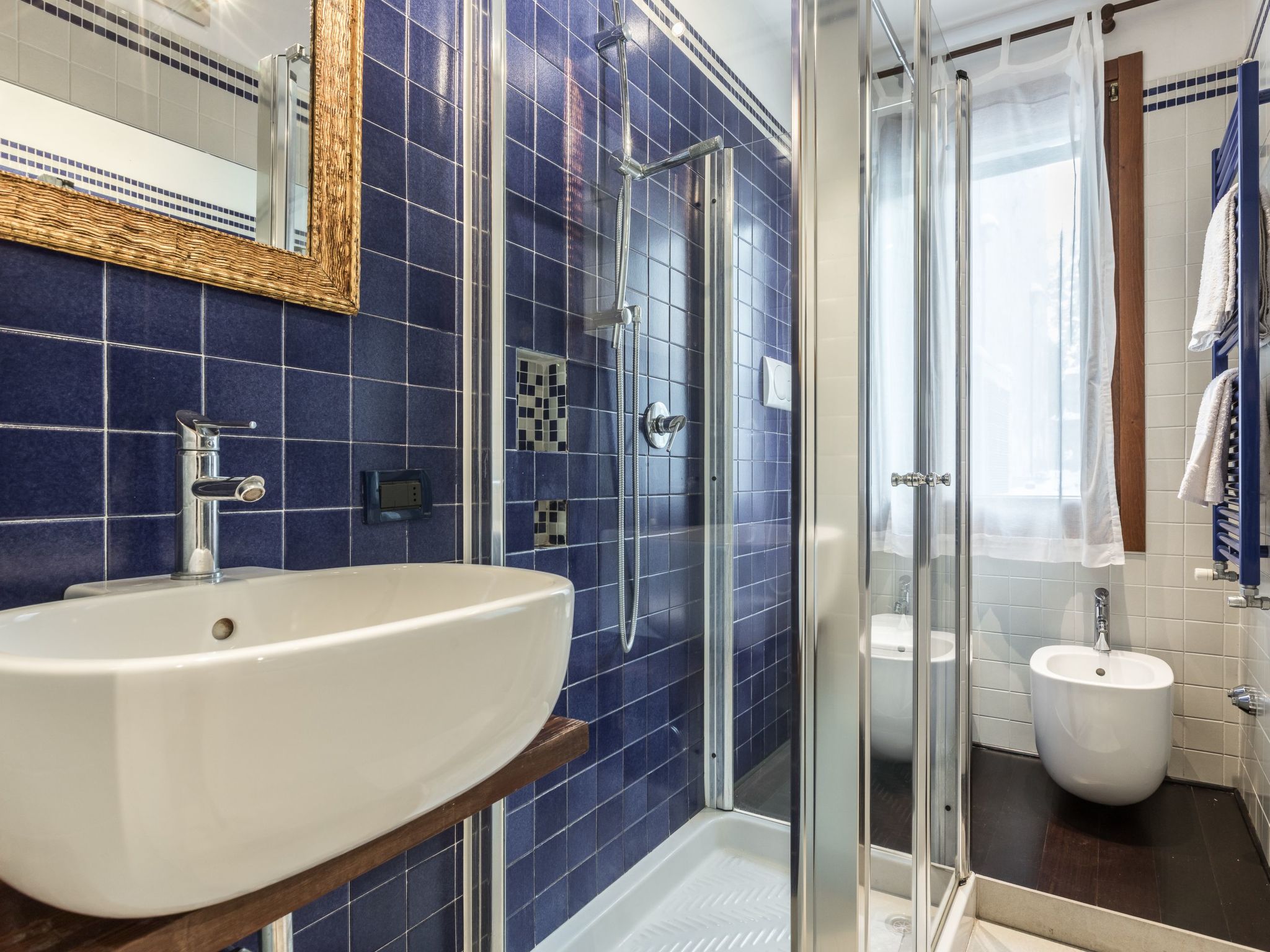 Mit privater Terrasse-Drinnen