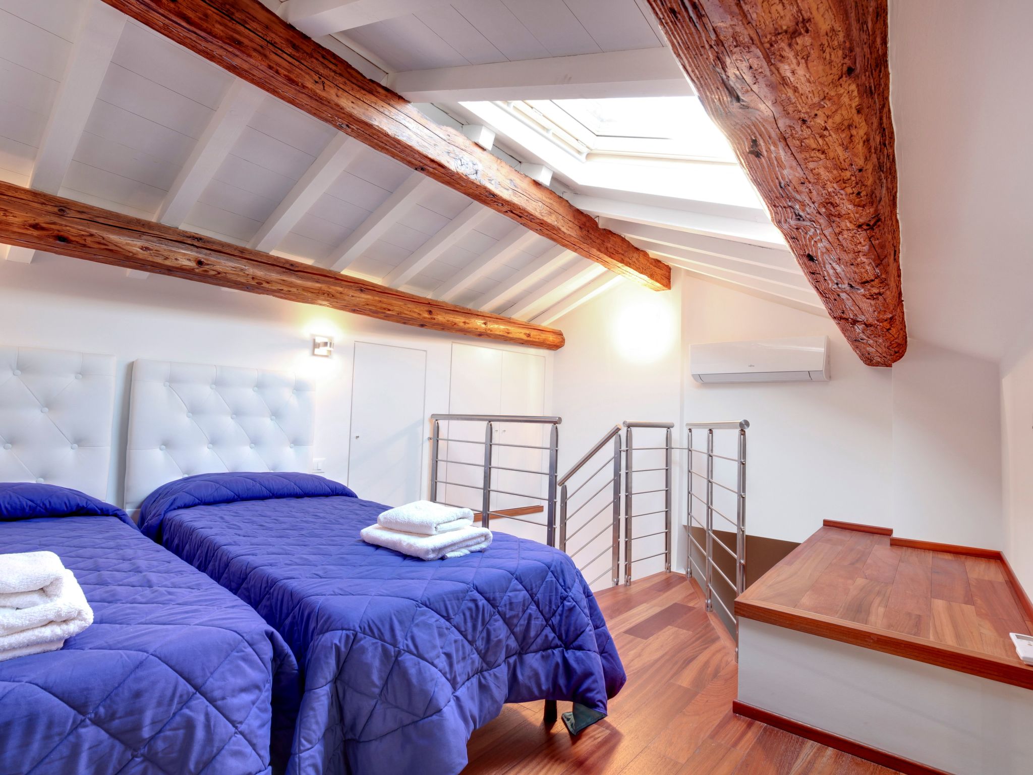 The Countess apartment-Drinnen