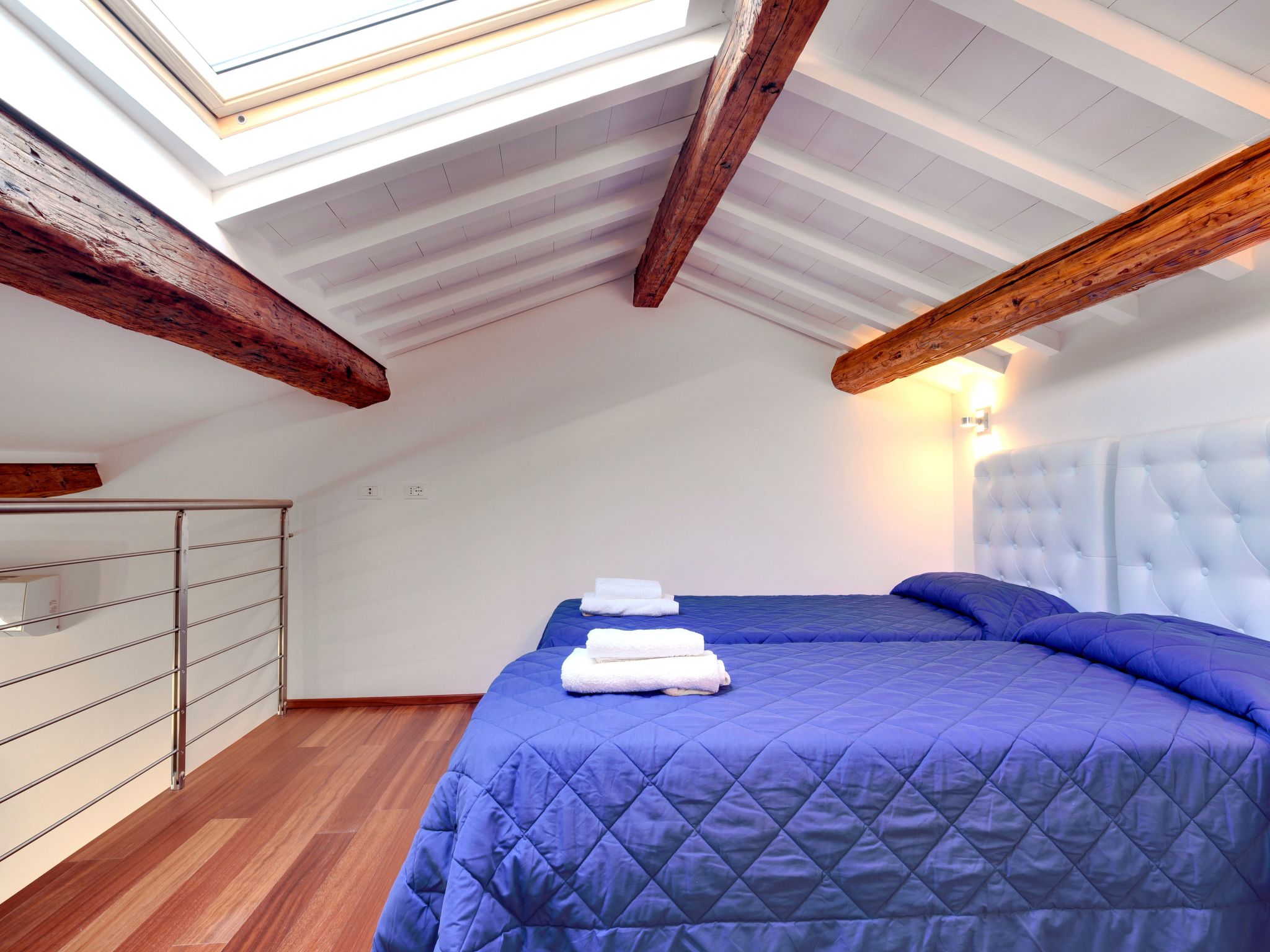 The Countess apartment-Drinnen