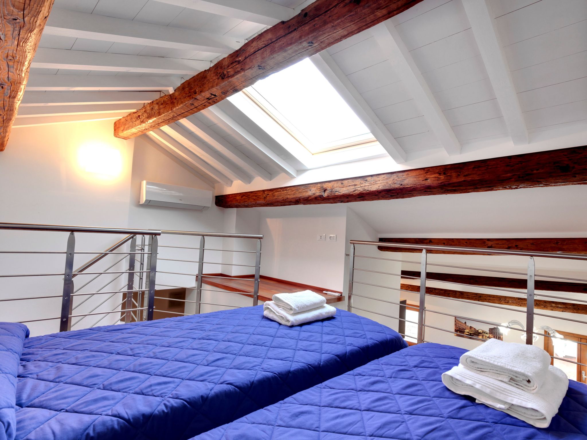 The Countess apartment-Drinnen