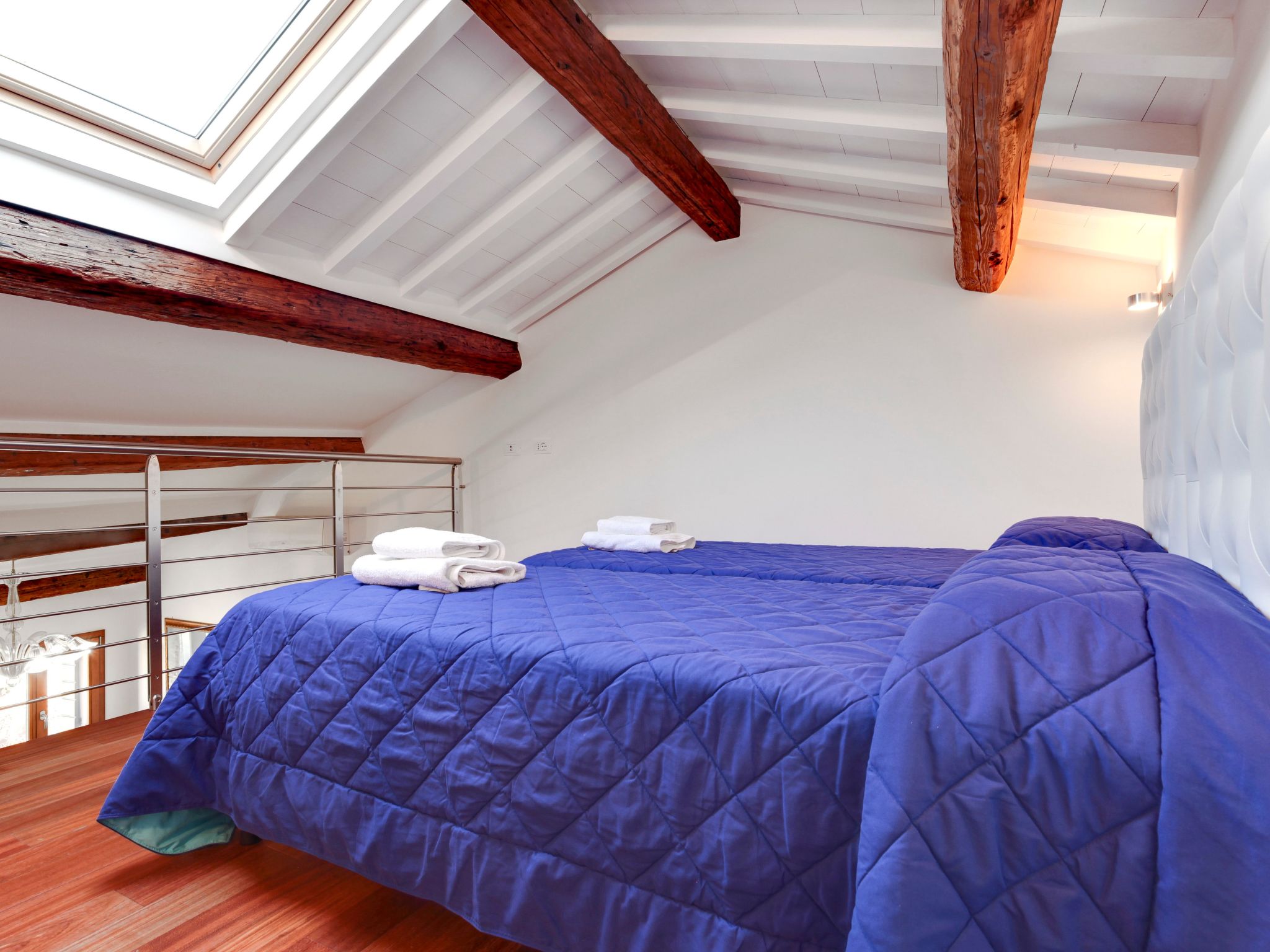 The Countess apartment-Drinnen