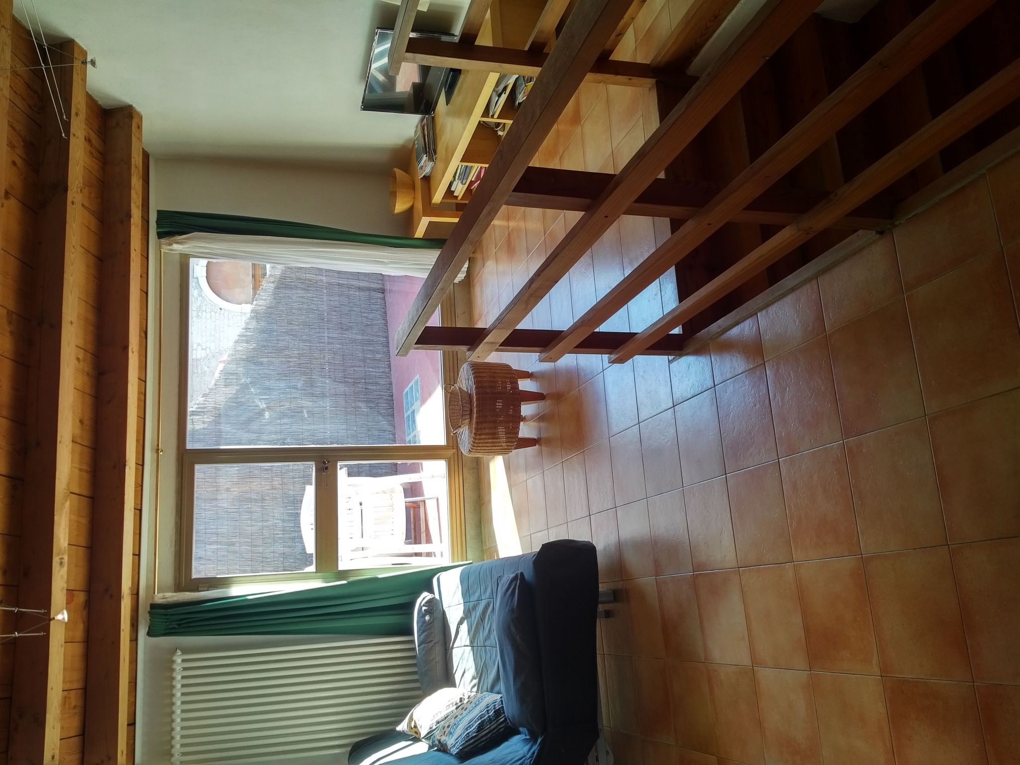 Zweijährige Terrassenwohnung-Drinnen