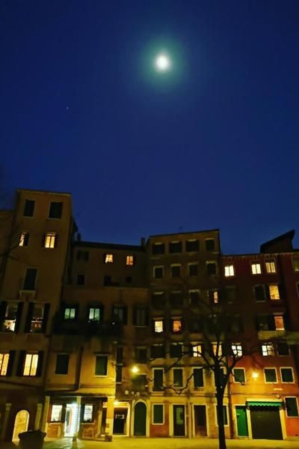 "La Guglia" mit Wi-Fi-Image-tags.info