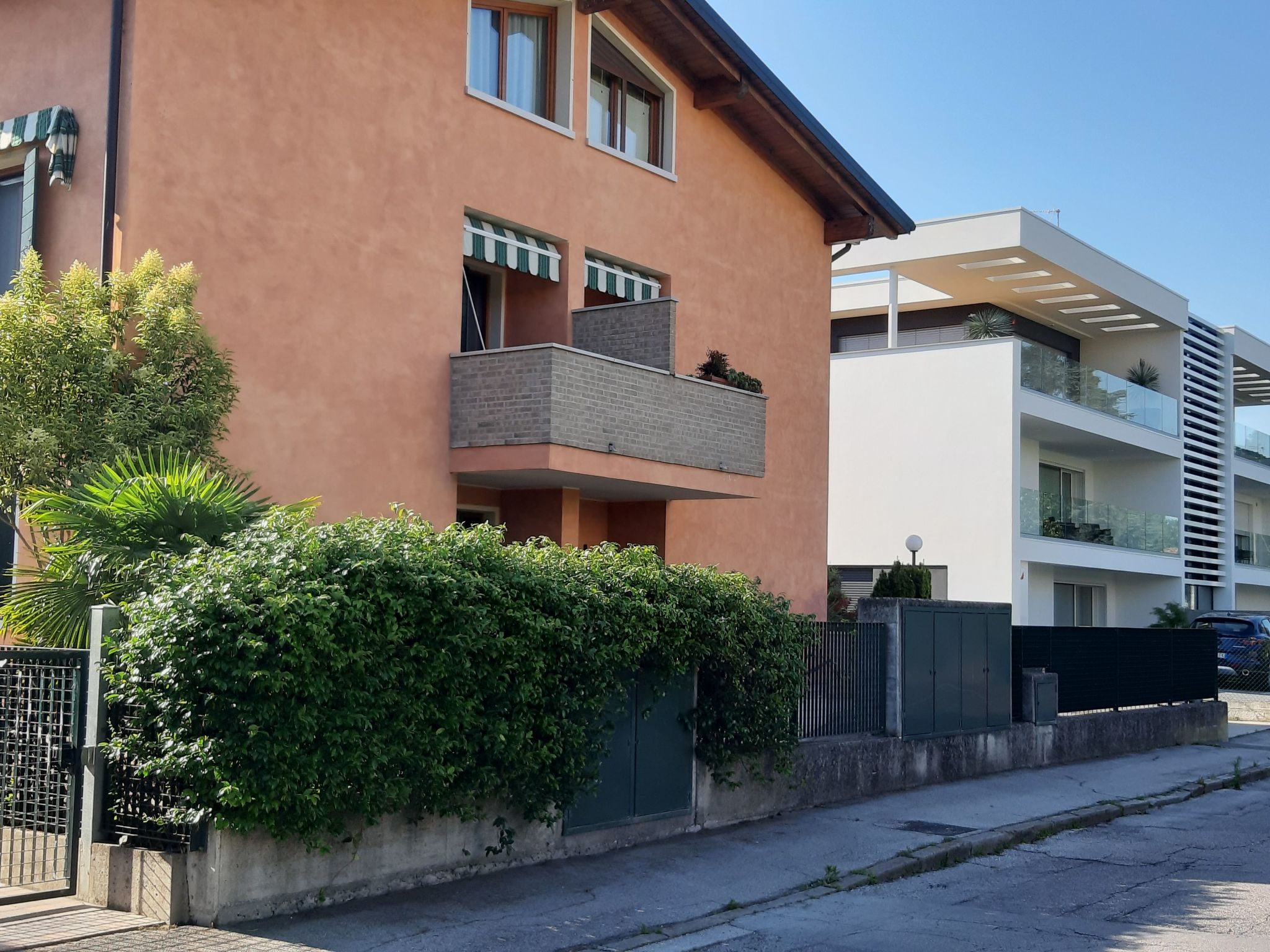 Stilvoller und gemütlicher Mini mit Garage