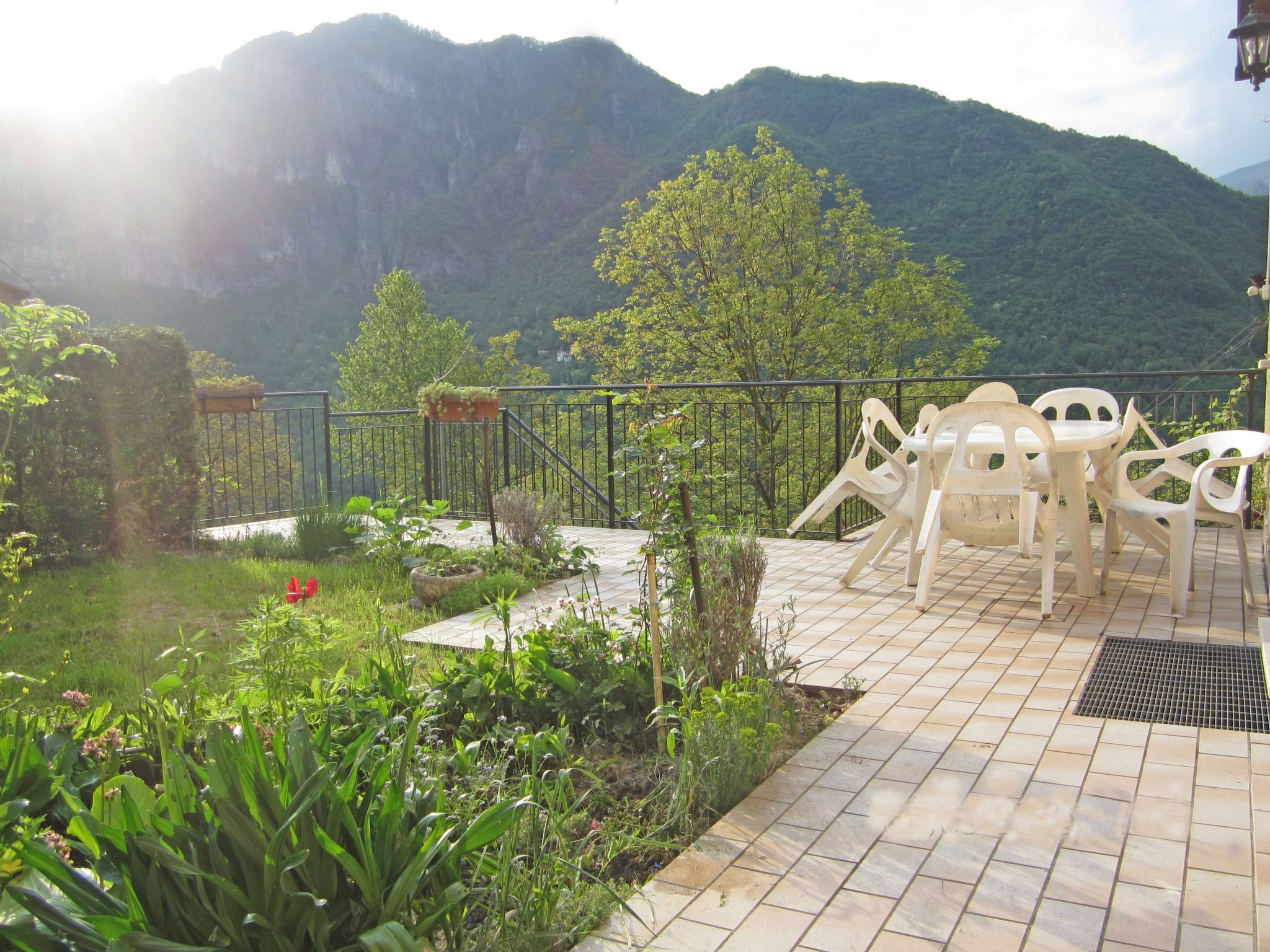 Freistehendes Ferienhaus in Posina mit Kleinem Garten und Panoramablick - Image-tags.info