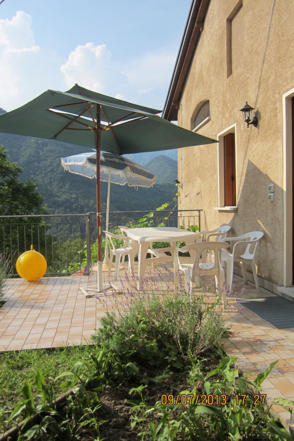 Freistehendes Ferienhaus in Posina mit Kleinem Garten und Panoramablick - Image-tags.info