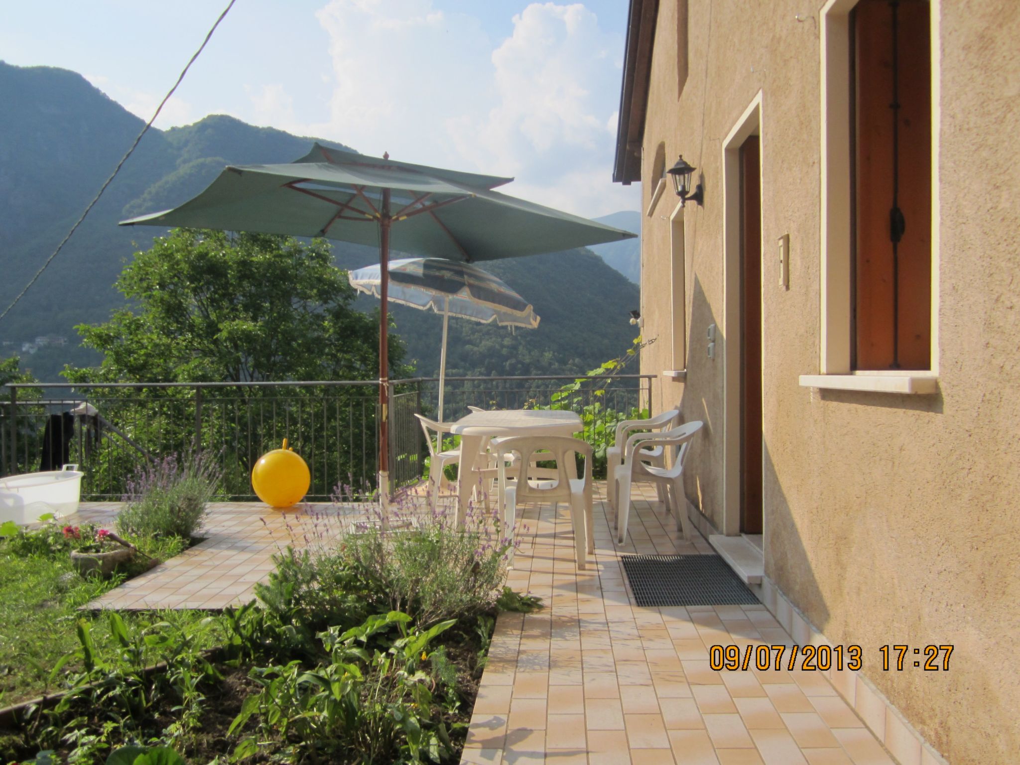 Freistehendes Ferienhaus in Posina mit Kleinem Garten und Panoramablick - Image-tags.info