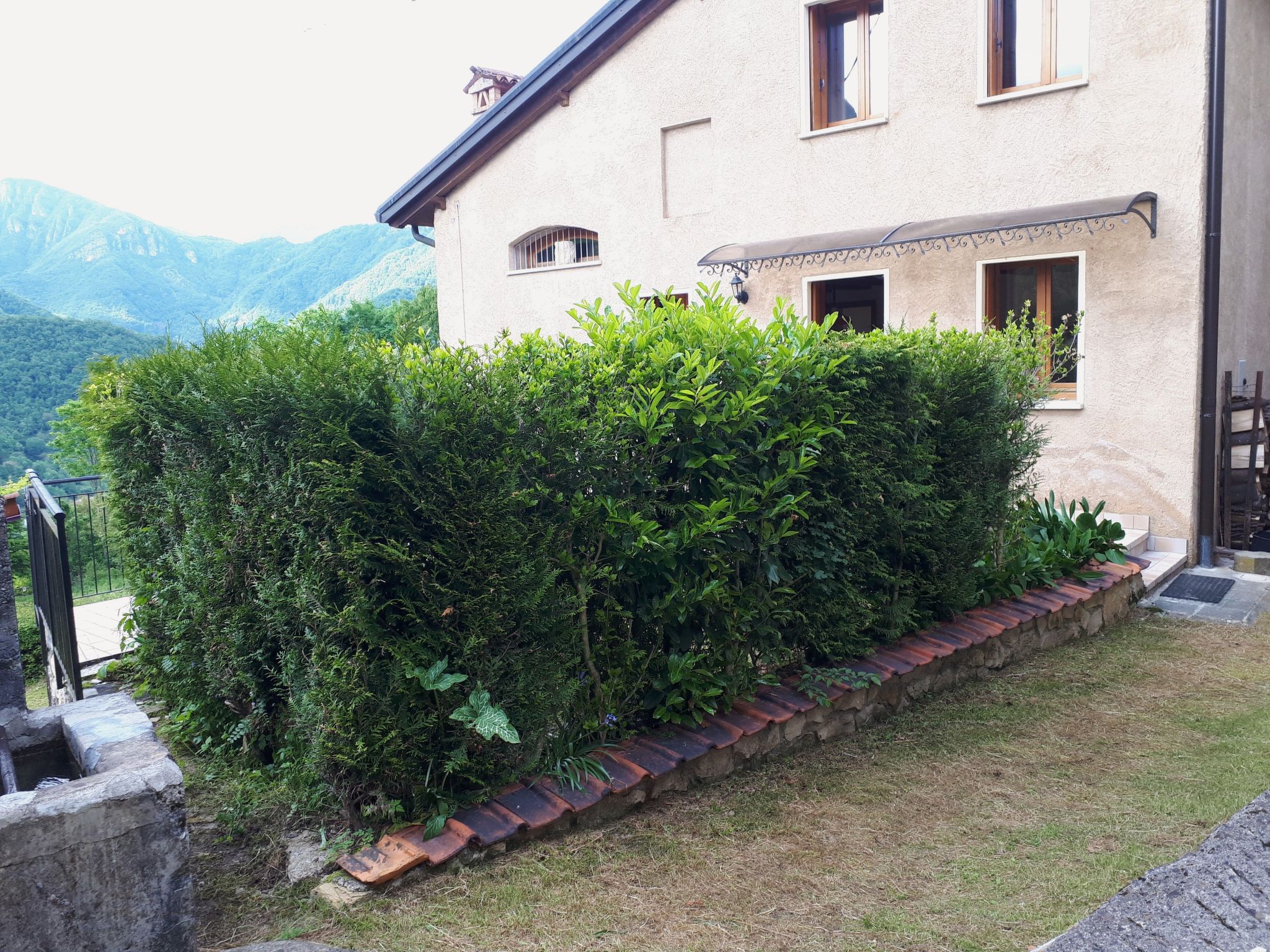 Freistehendes Ferienhaus in Posina mit Kleinem Garten und Panoramablick - Image-tags.info