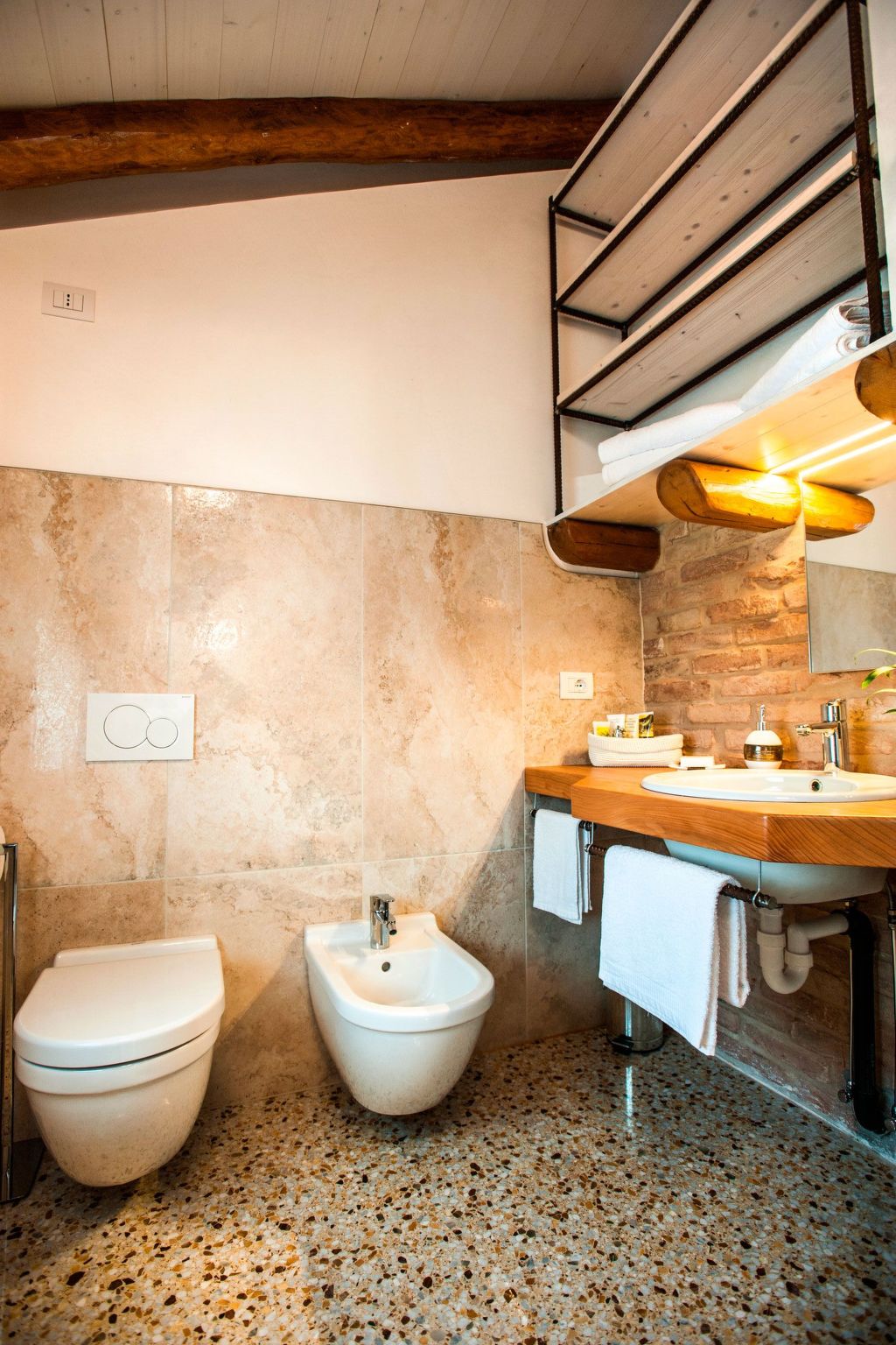 Brick House in Silea - Binnen