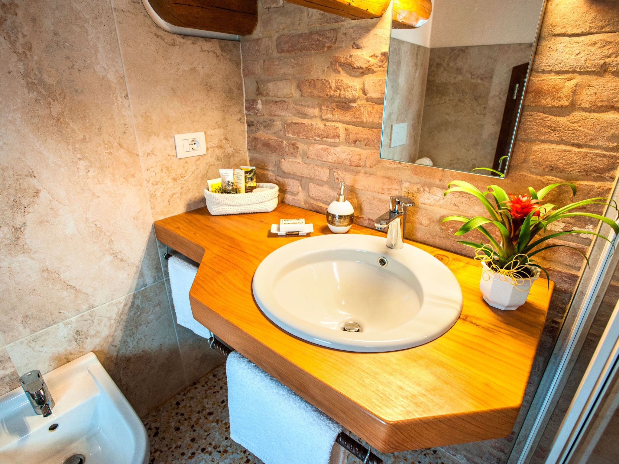 Brick House in Silea - Binnen