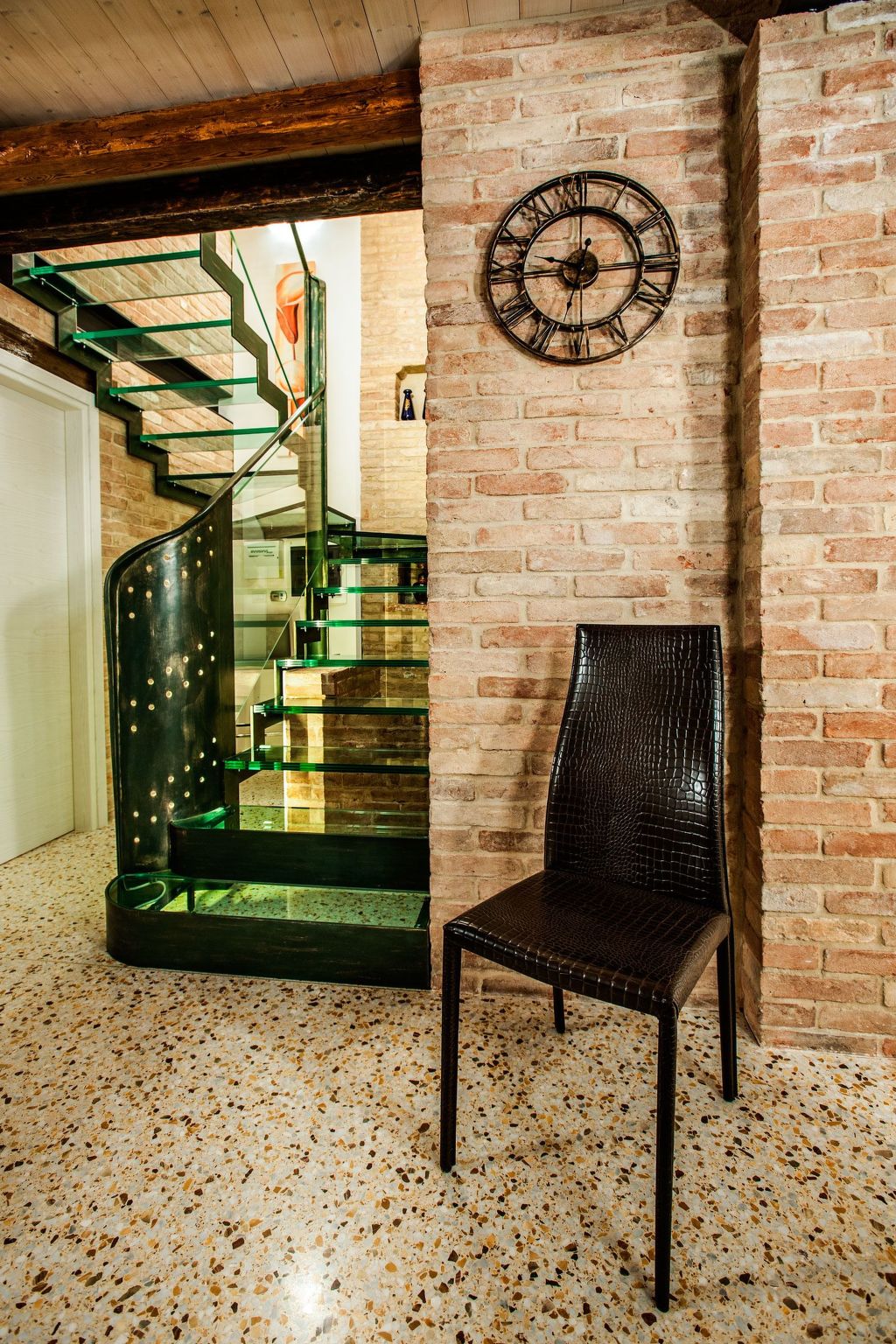Brick House in Silea - Binnen