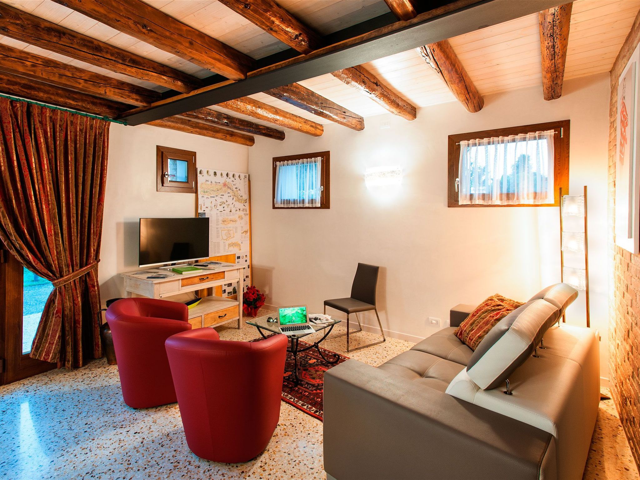 Brick House in Silea - Binnen