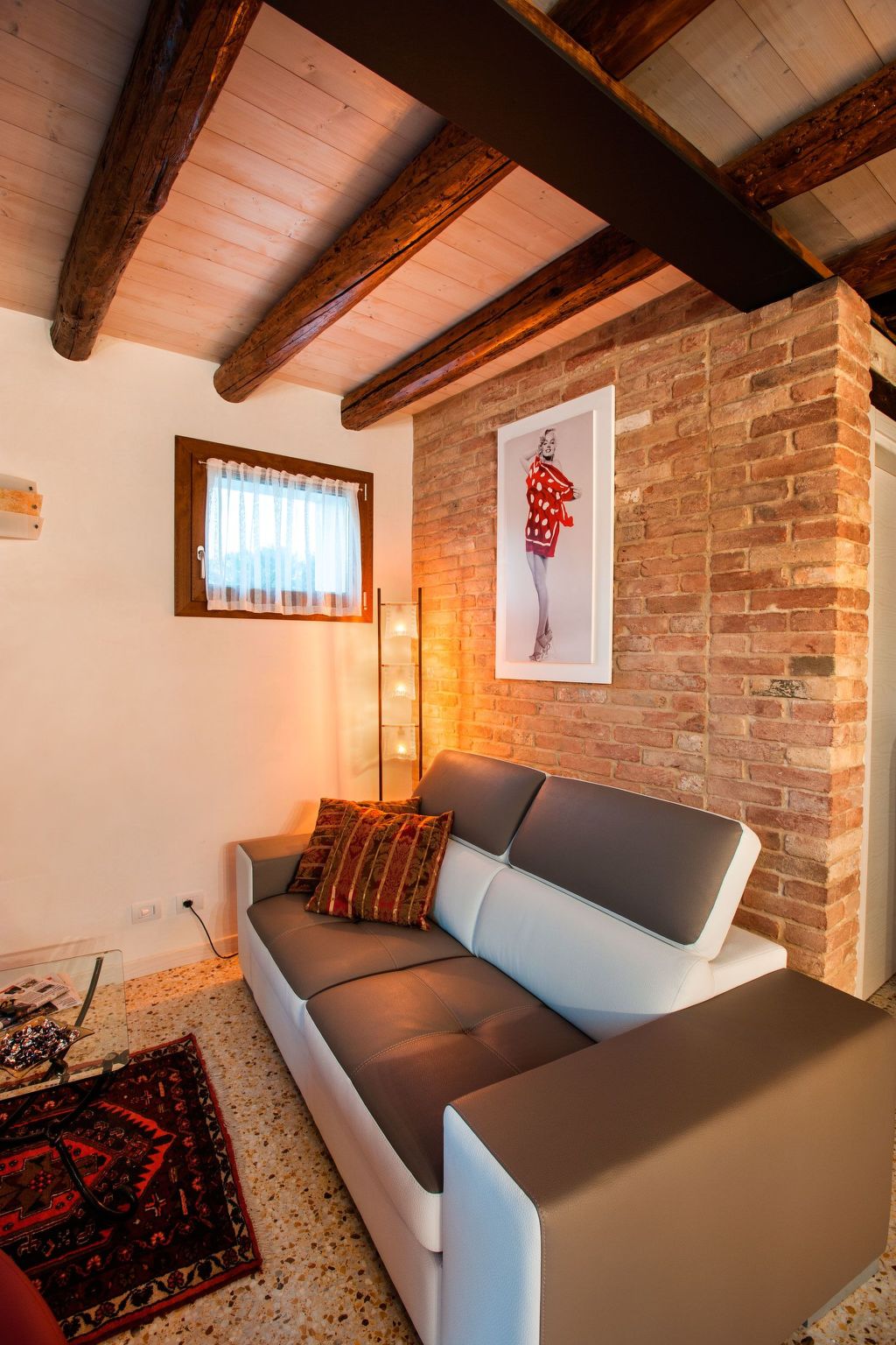 Brick House in Silea - Binnen