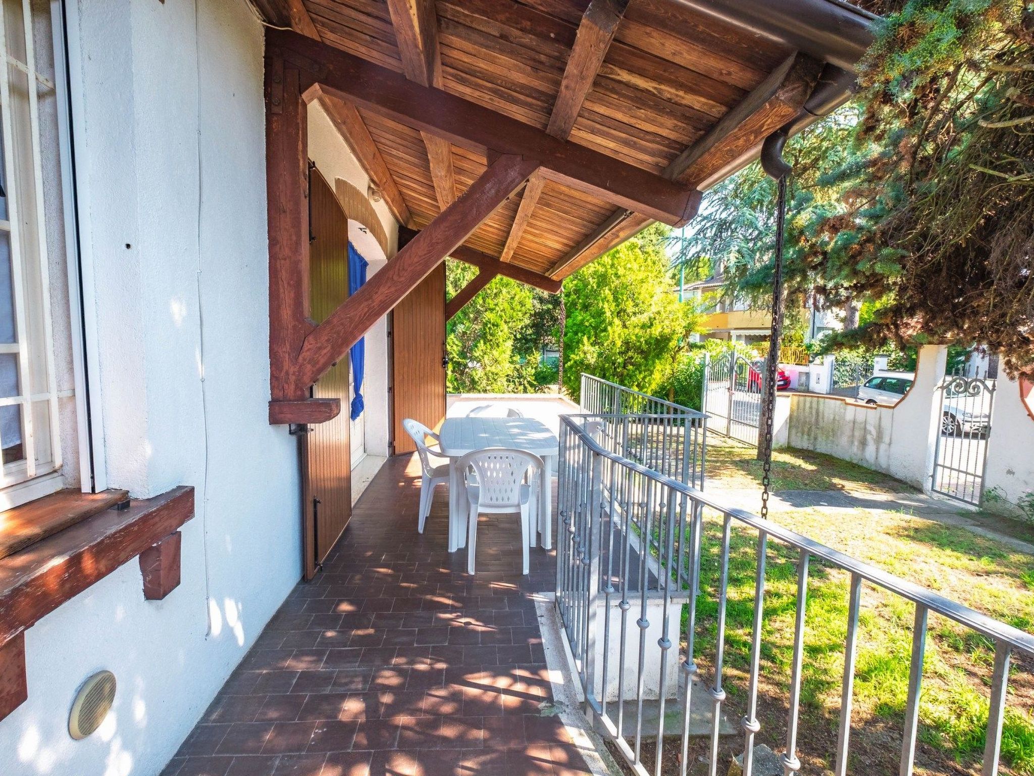 3-Schlafzimmer-Villa mit großem Garten - Buiten