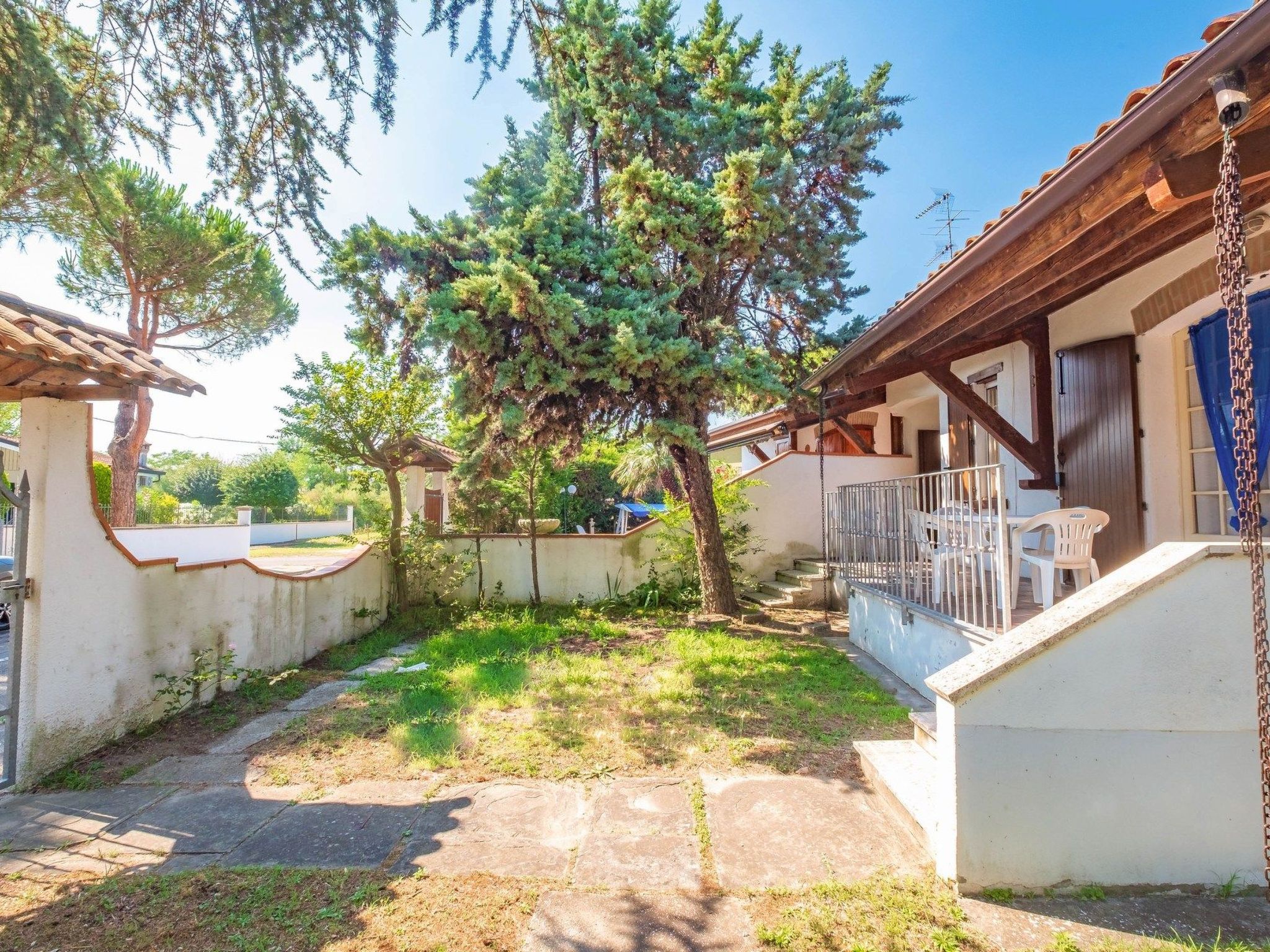 3-Schlafzimmer-Villa mit großem Garten - Buiten