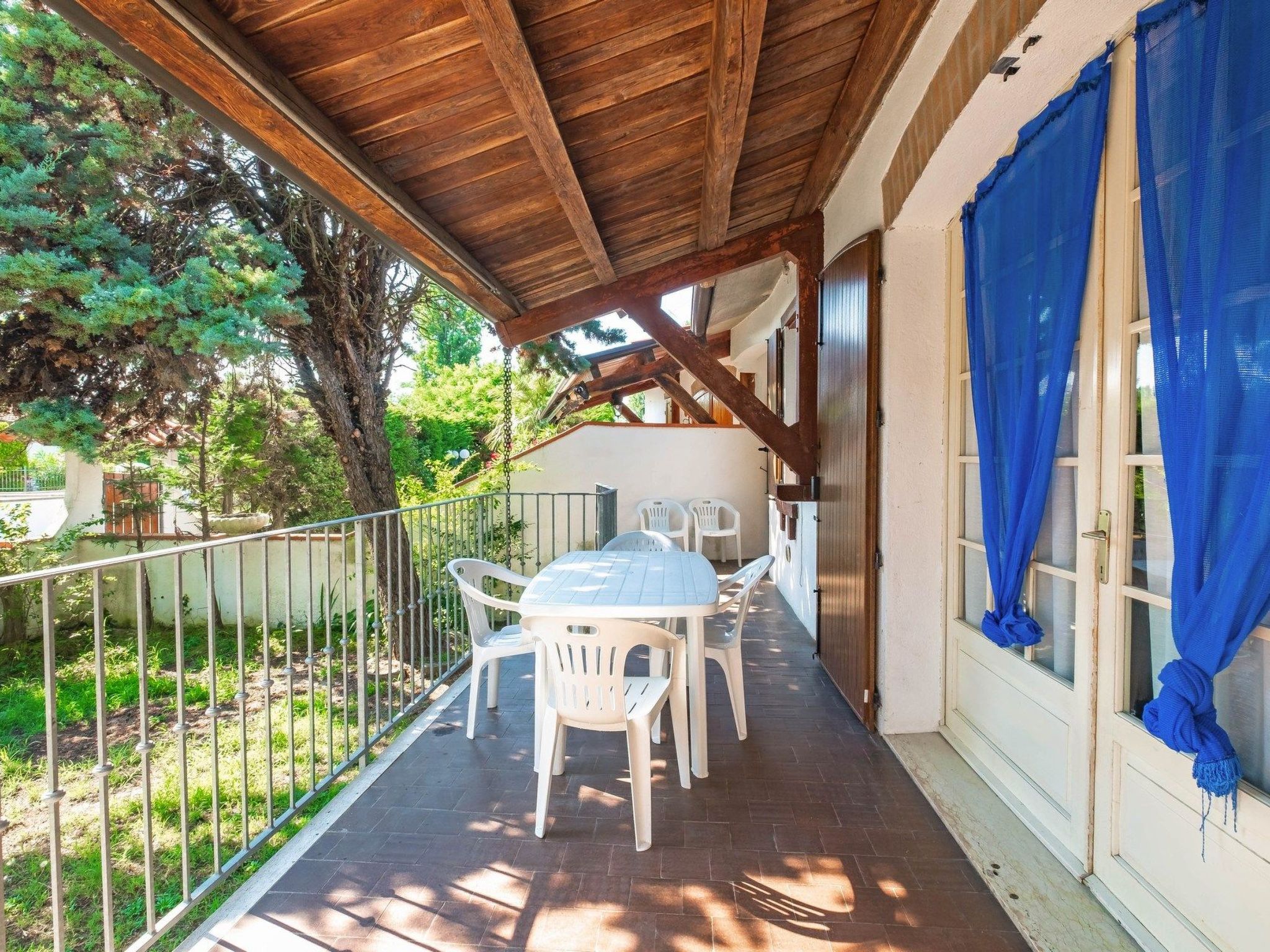 3-Schlafzimmer-Villa mit großem Garten - Buiten