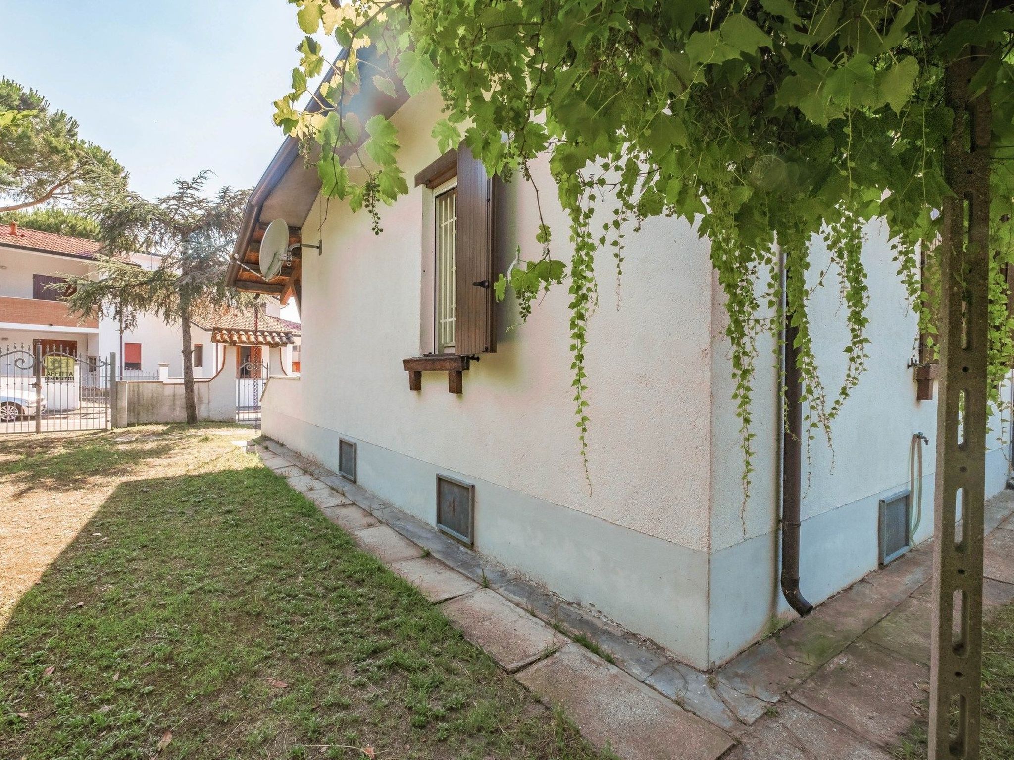 3-Schlafzimmer-Villa mit großem Garten - Buiten