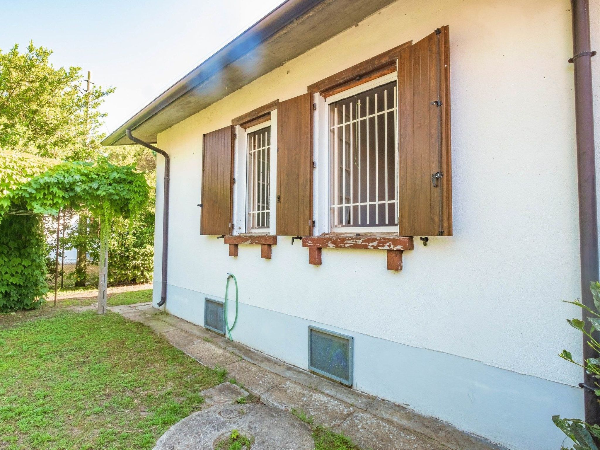 3-Schlafzimmer-Villa mit großem Garten - Buiten