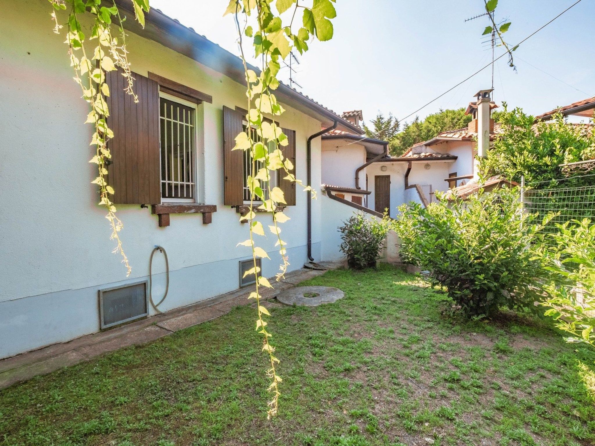 3-Schlafzimmer-Villa mit großem Garten - Buiten