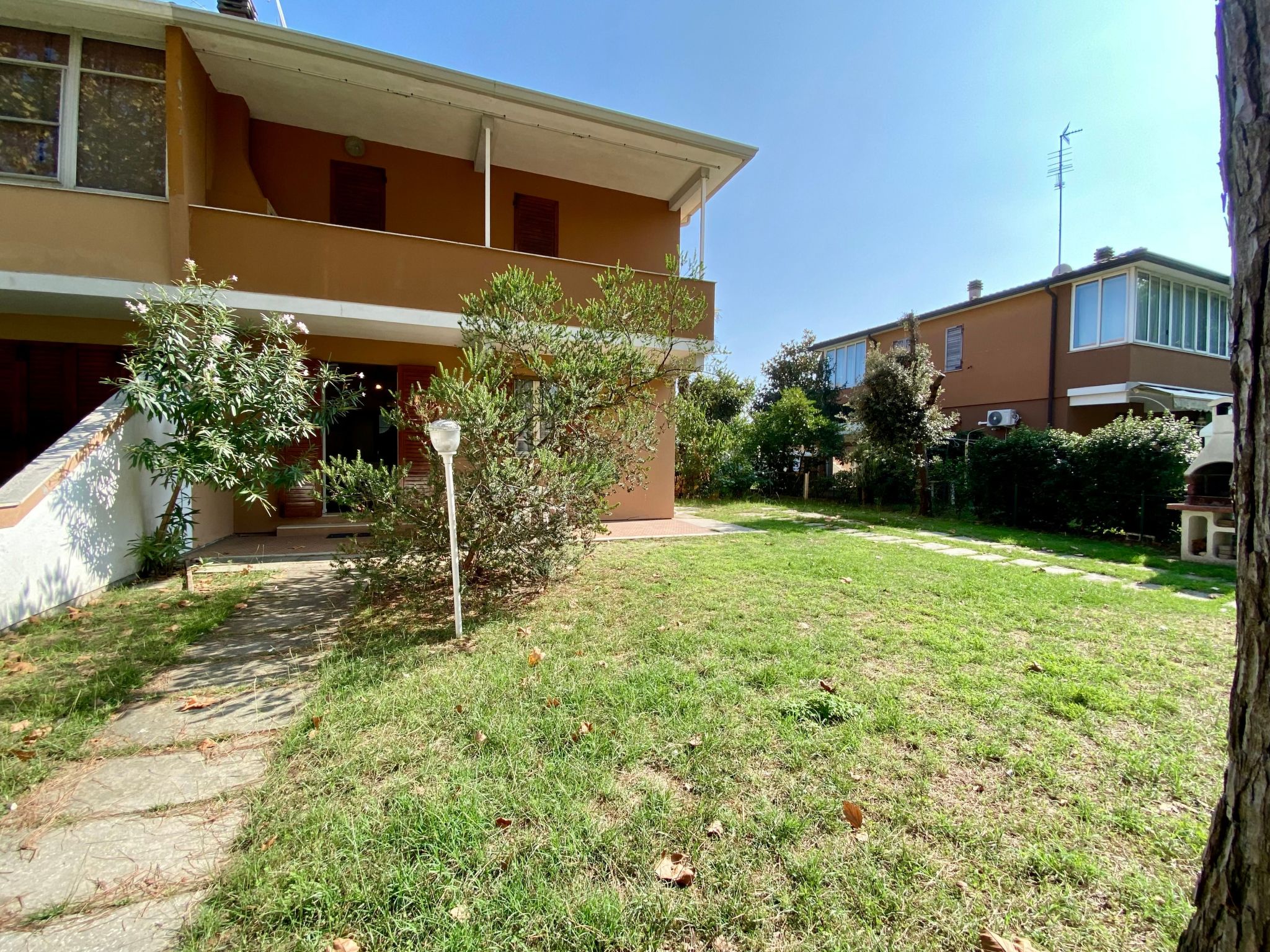 Komfortables Haus im Erdgeschoss, privater Garten-Inside