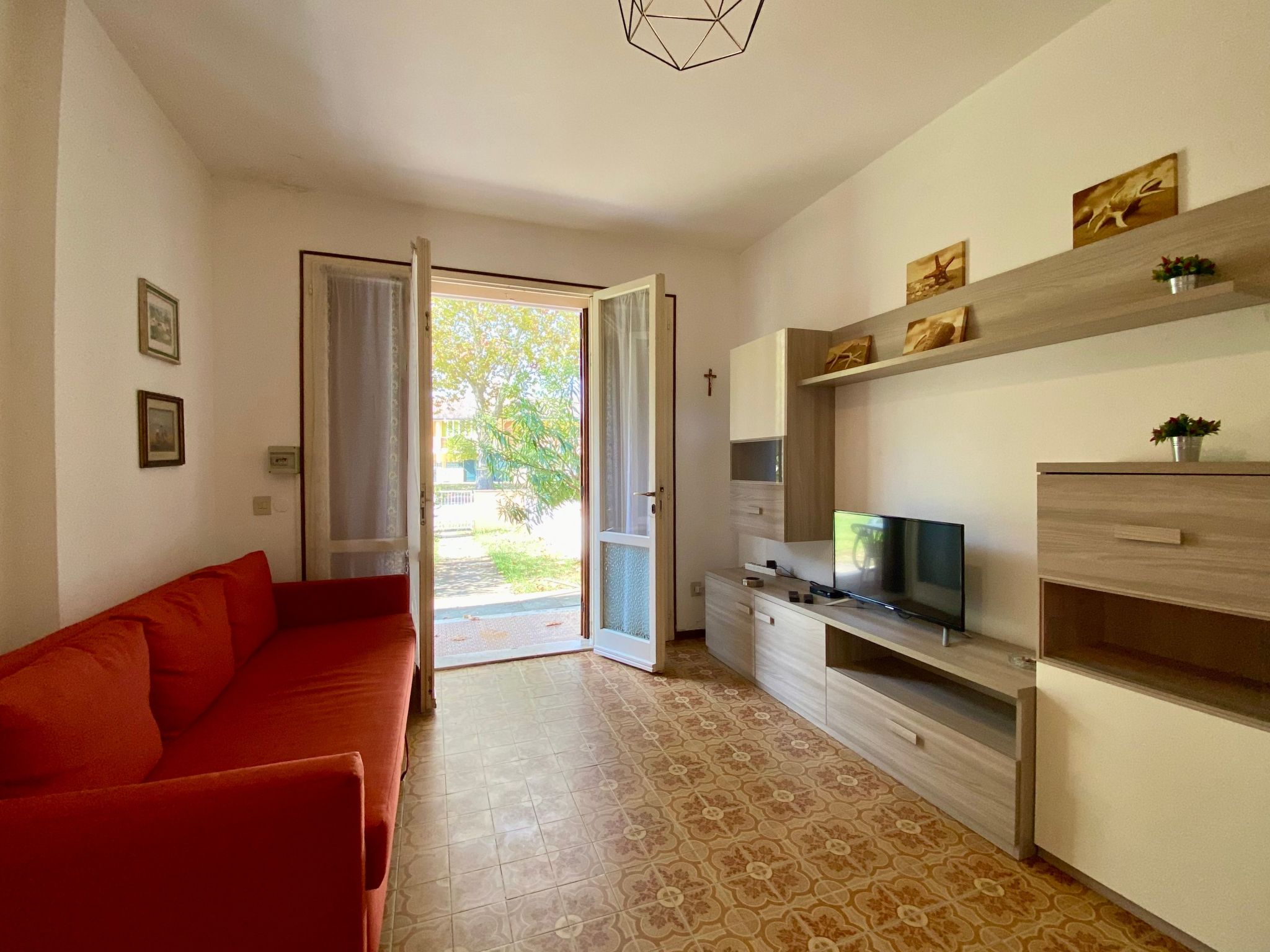 Komfortables Haus im Erdgeschoss, privater Garten-Inside