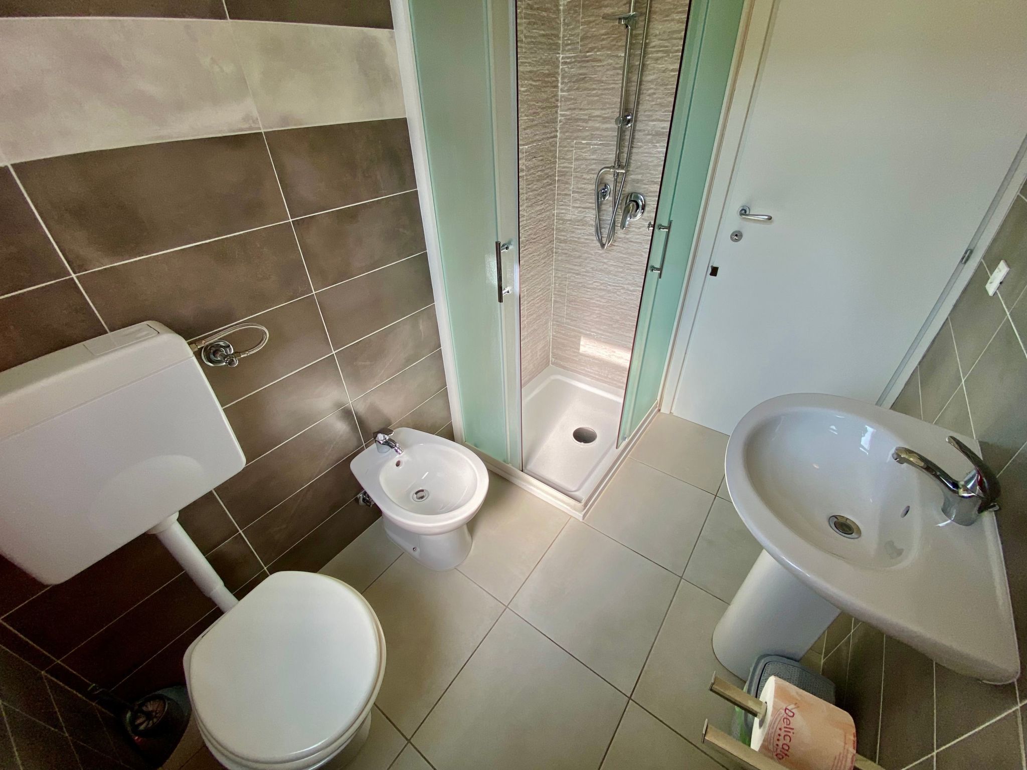 Komfortables Haus im Erdgeschoss, privater Garten-Inside