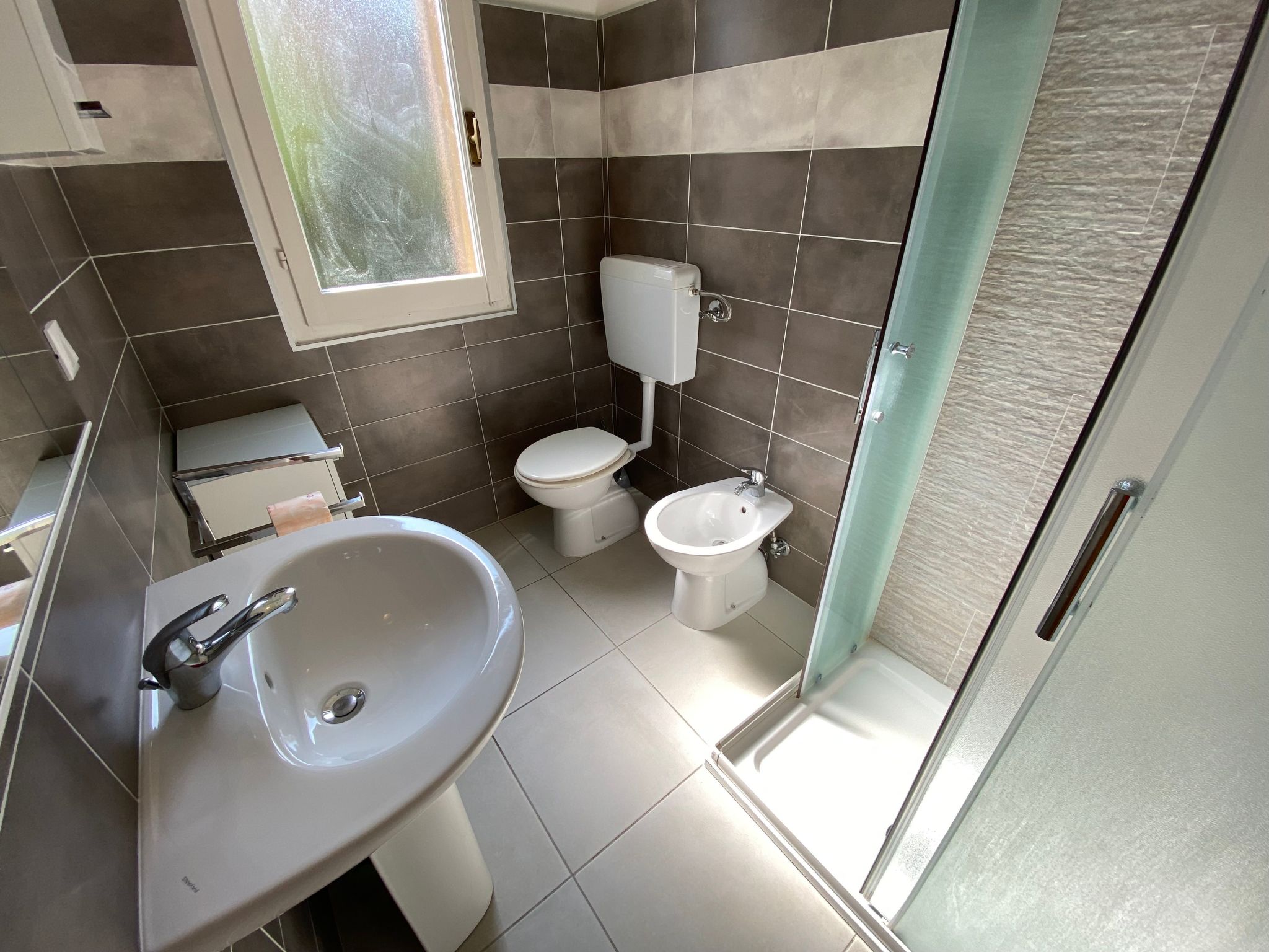 Komfortables Haus im Erdgeschoss, privater Garten-Inside