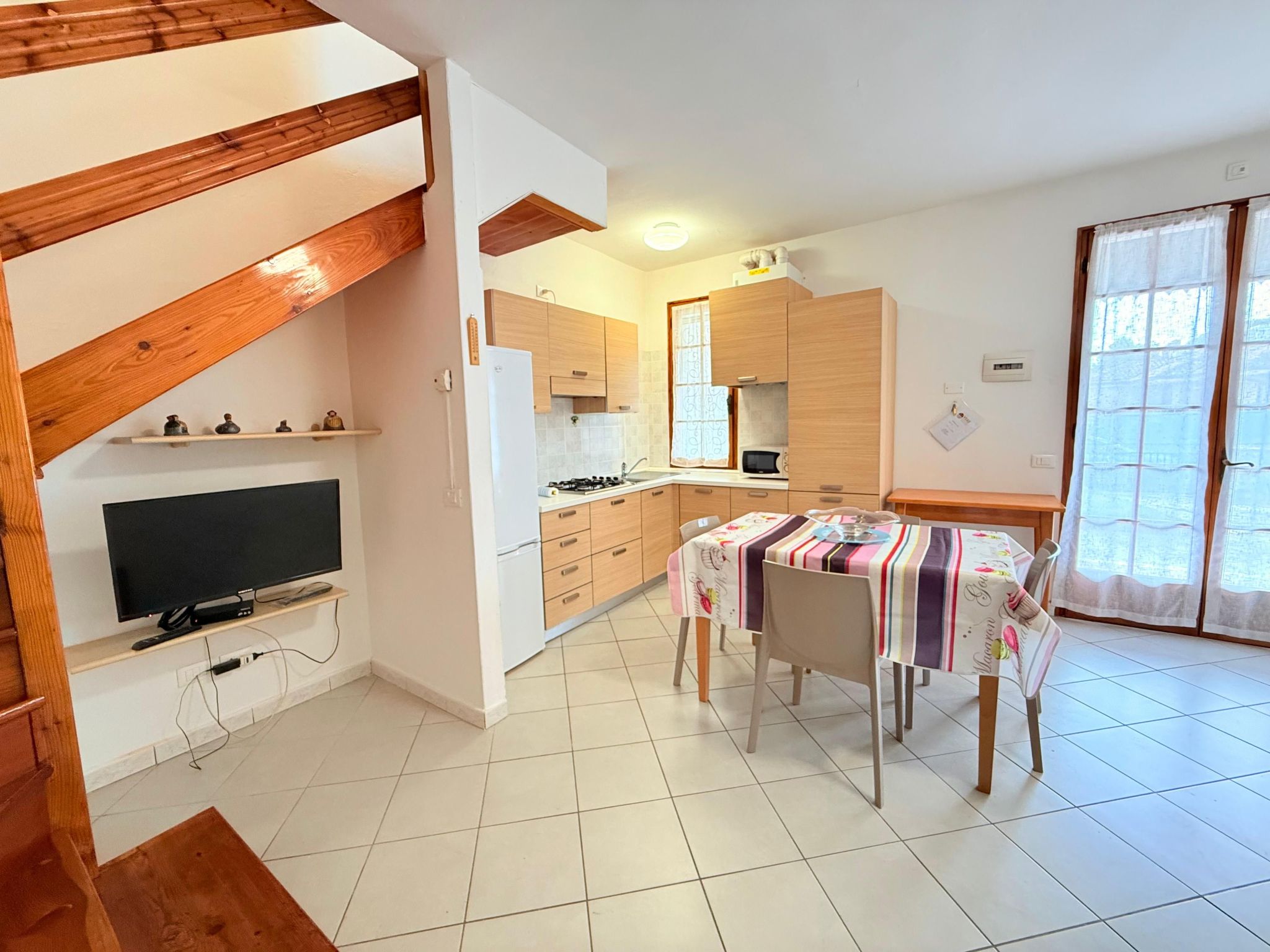 Vertikales Eckhaus mit zwei Bädern-Binnen