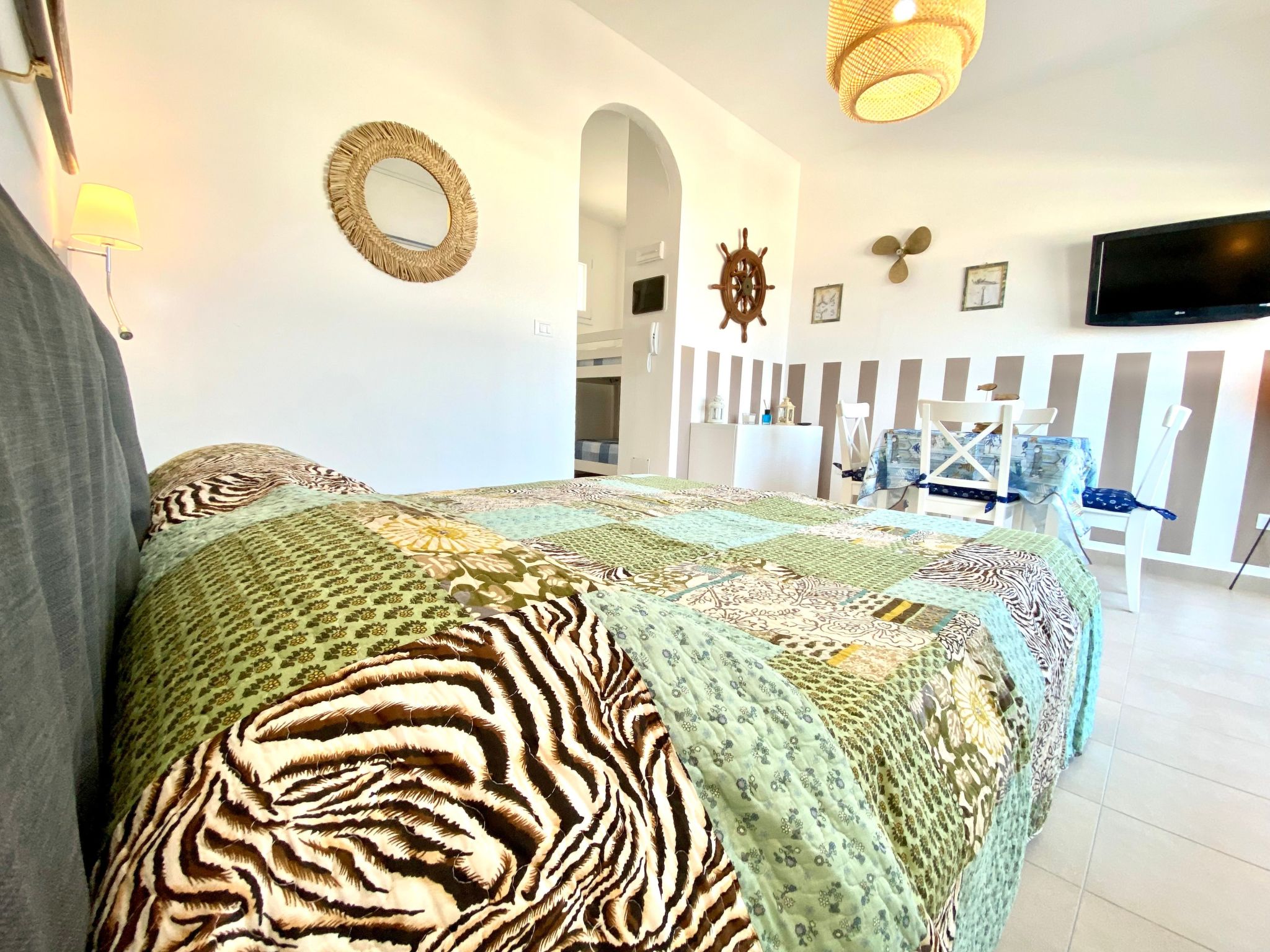 Modernes renoviertes Studio-Apartment mit Meerblick-Inside