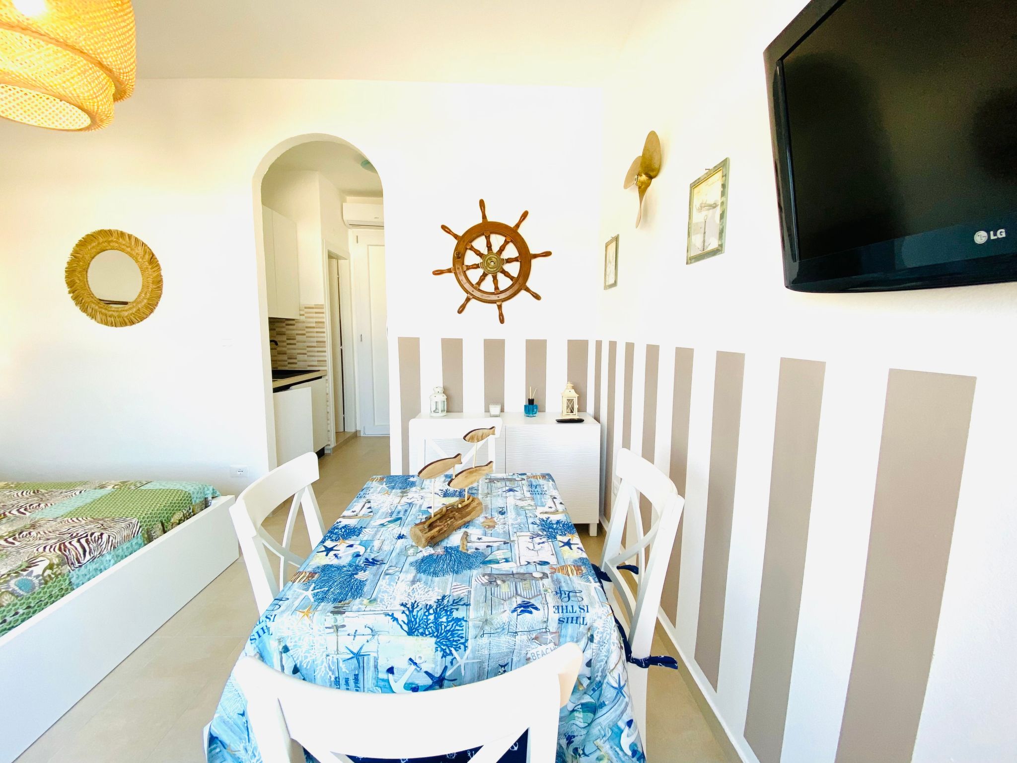 Modernes renoviertes Studio-Apartment mit Meerblick-Inside