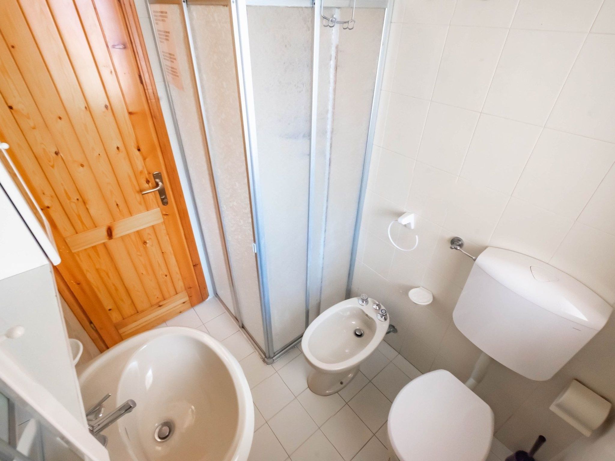 Vier-Zimmer-Villa, vertikal, 2 Bäder-Dedans