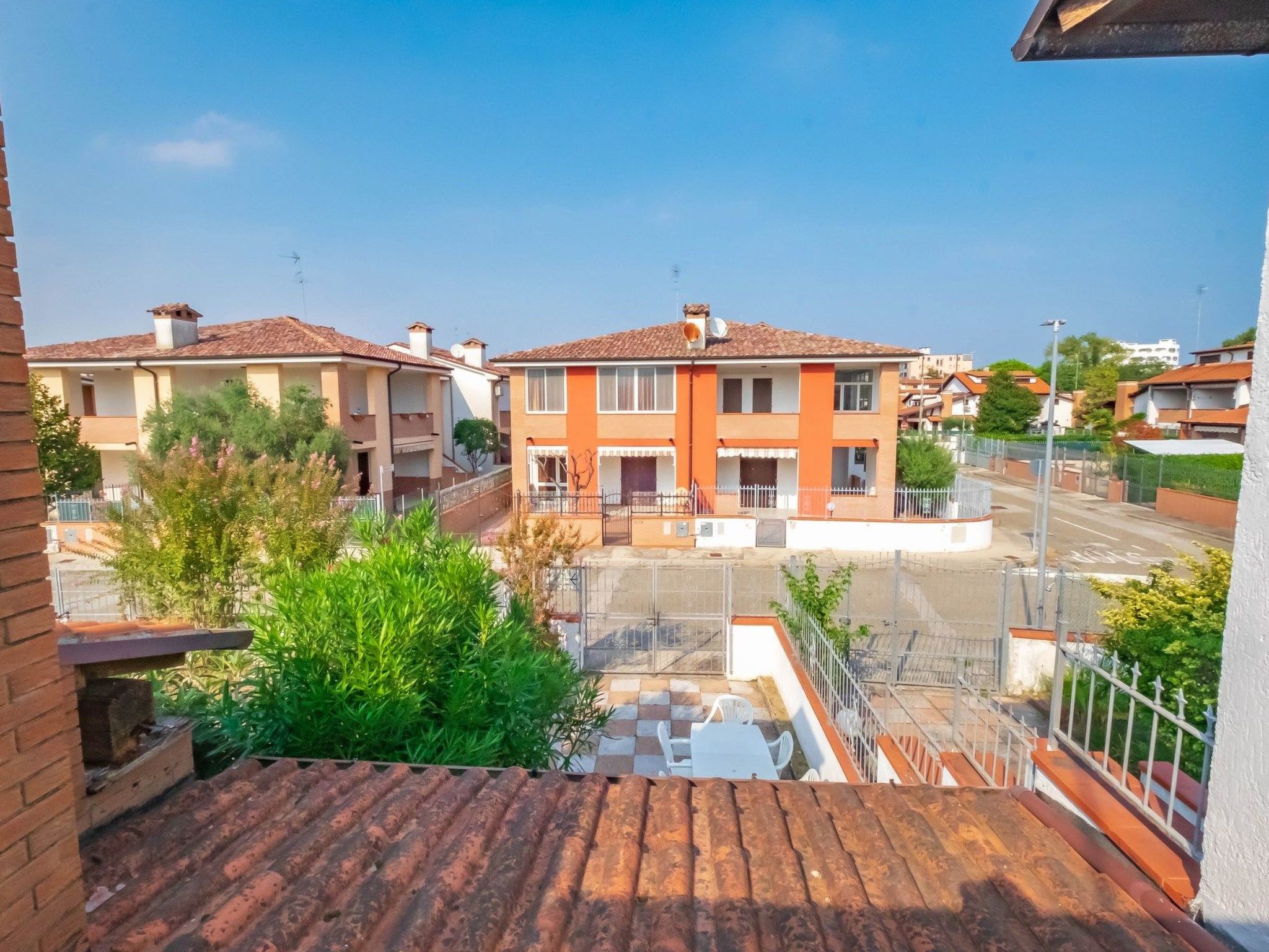 Vier-Zimmer-Villa, vertikal, 2 Bäder-Dedans