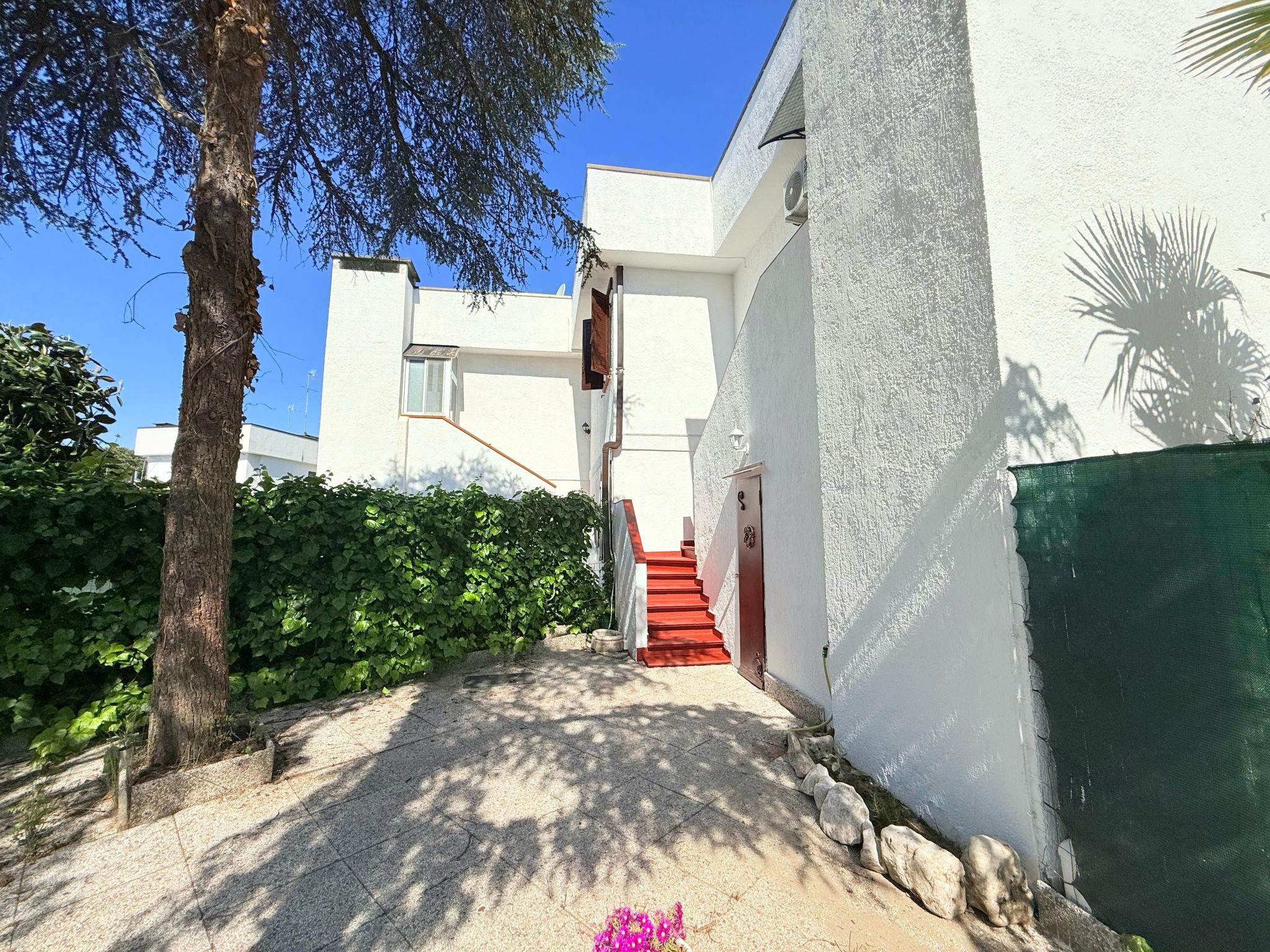 Mit Gemeinschaftspool, renoviert-Inside