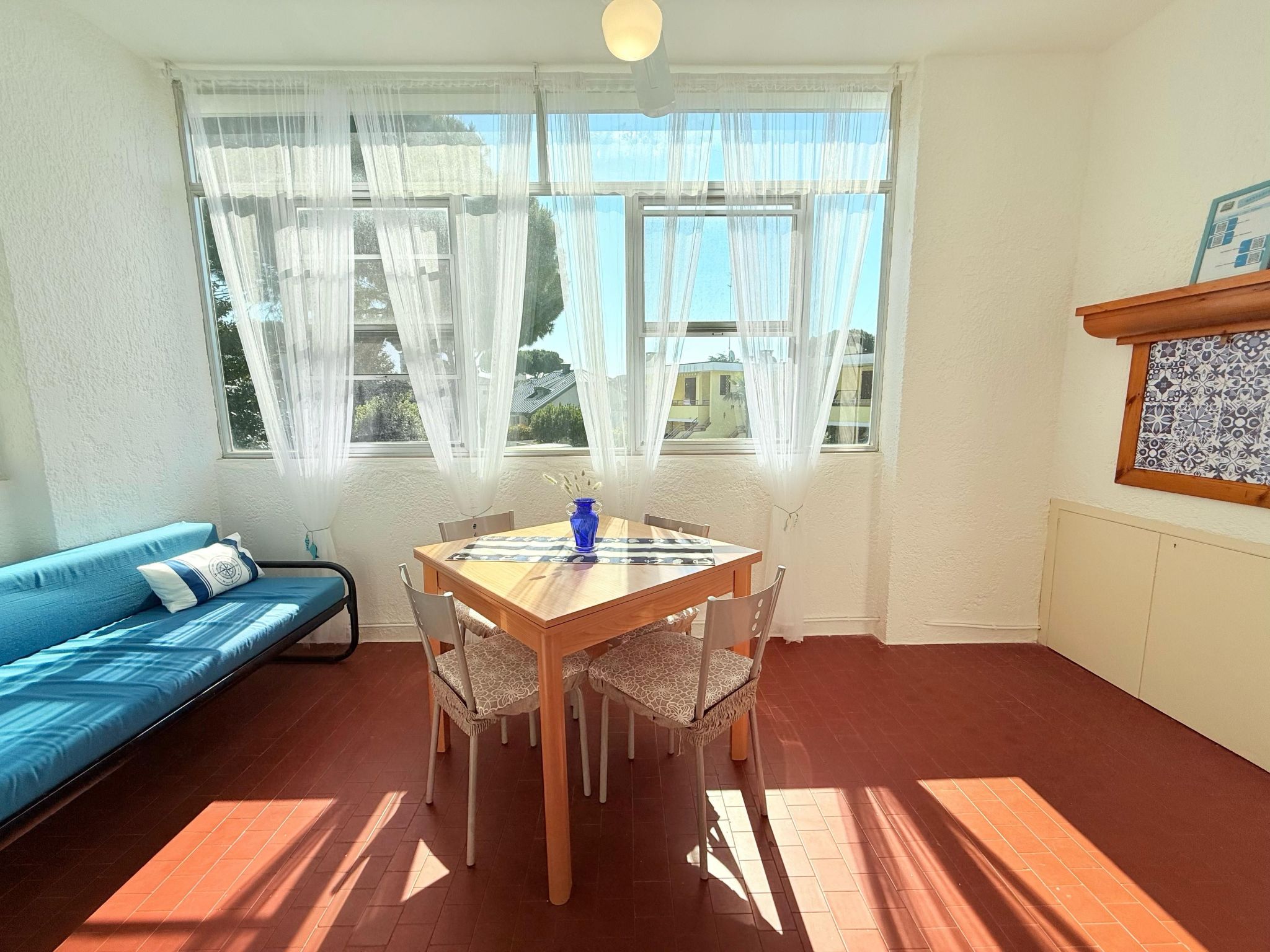 Mit Gemeinschaftspool, renoviert-Inside