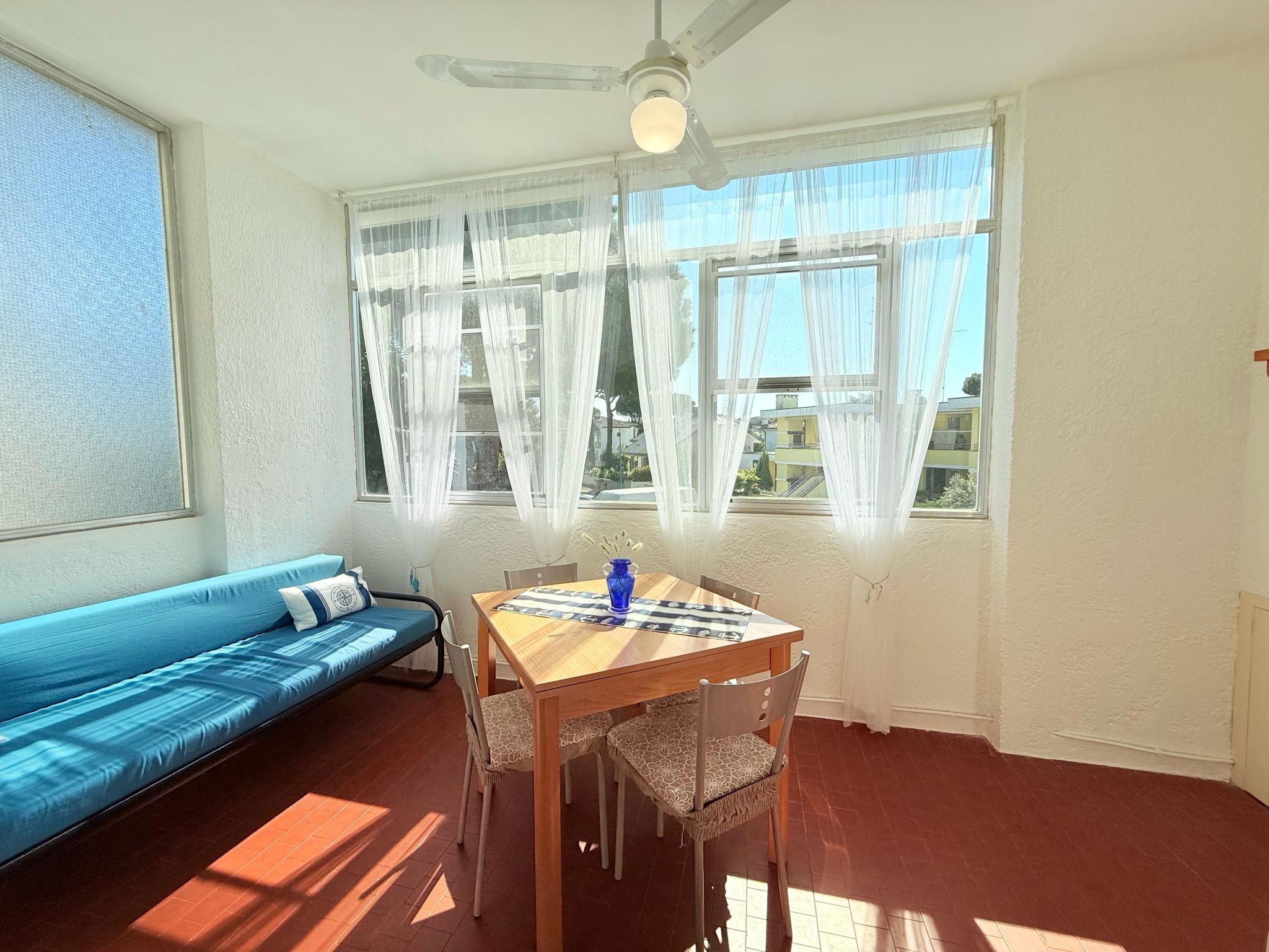 Mit Gemeinschaftspool, renoviert-Inside