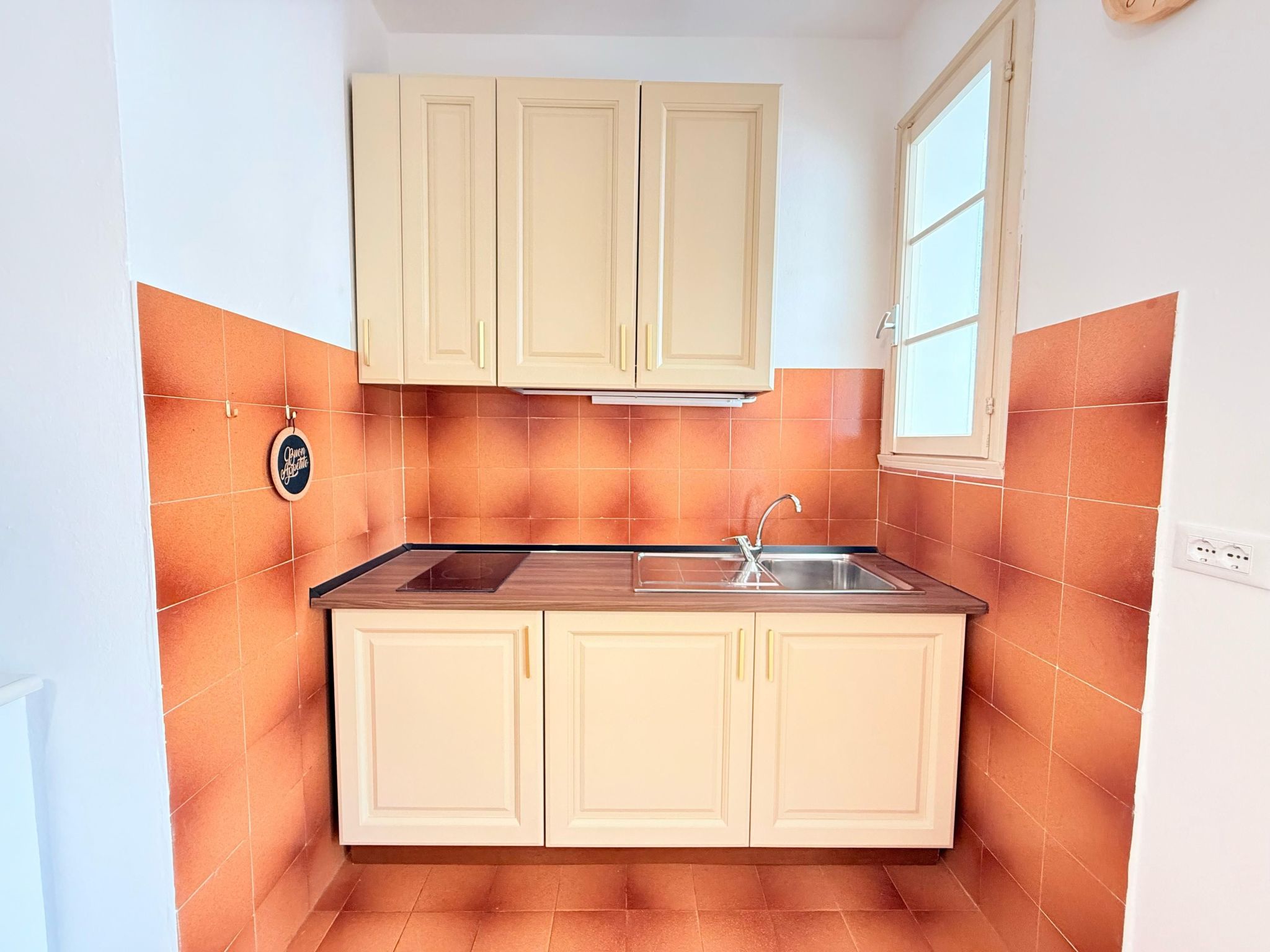 Mit Gemeinschaftspool, renoviert-Inside