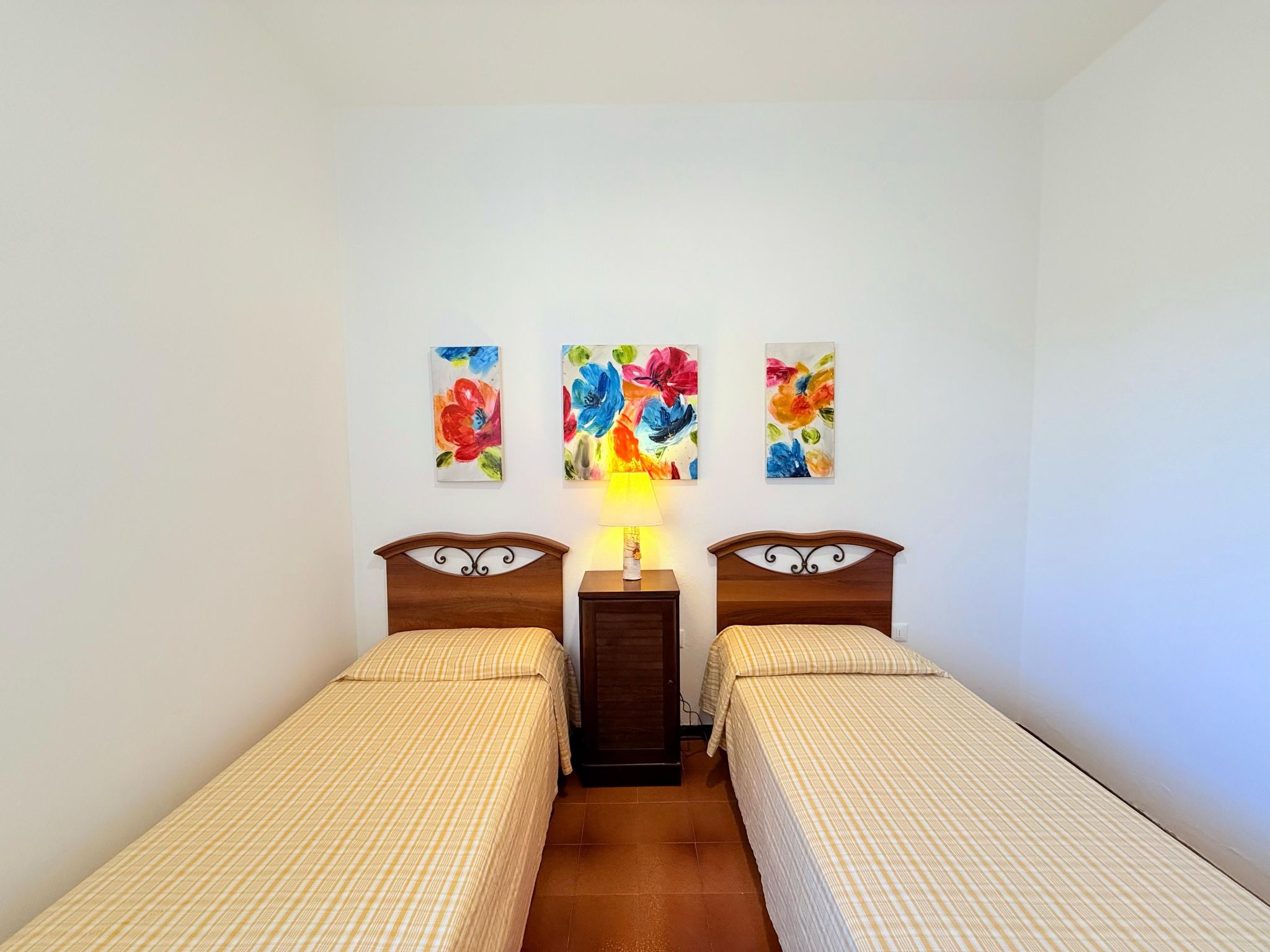 Mit Gemeinschaftspool, renoviert-Inside