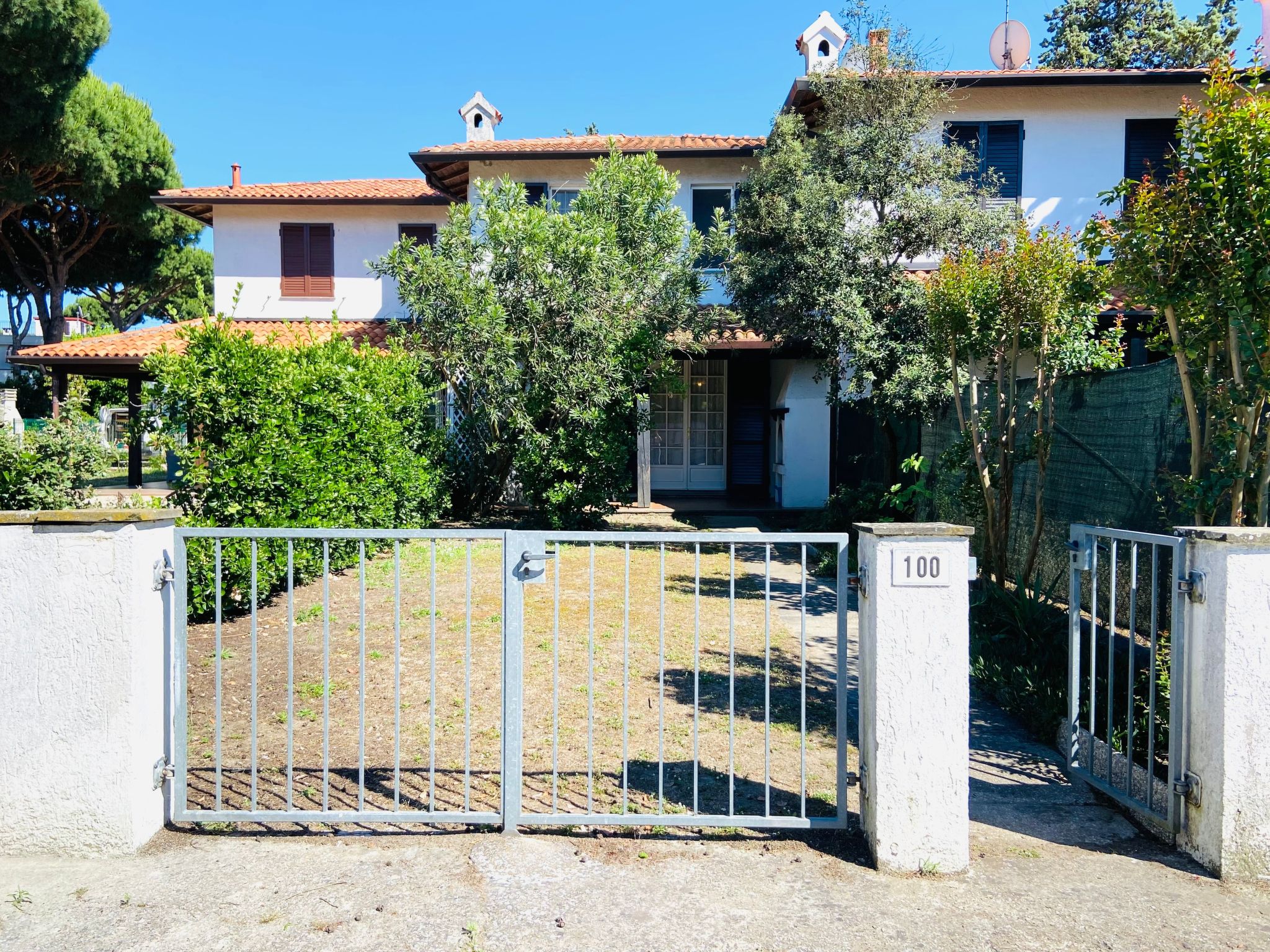 Vier-Zimmer-Villa, 2 Bäder, 2 Gärten, 2 Klima-Binnen