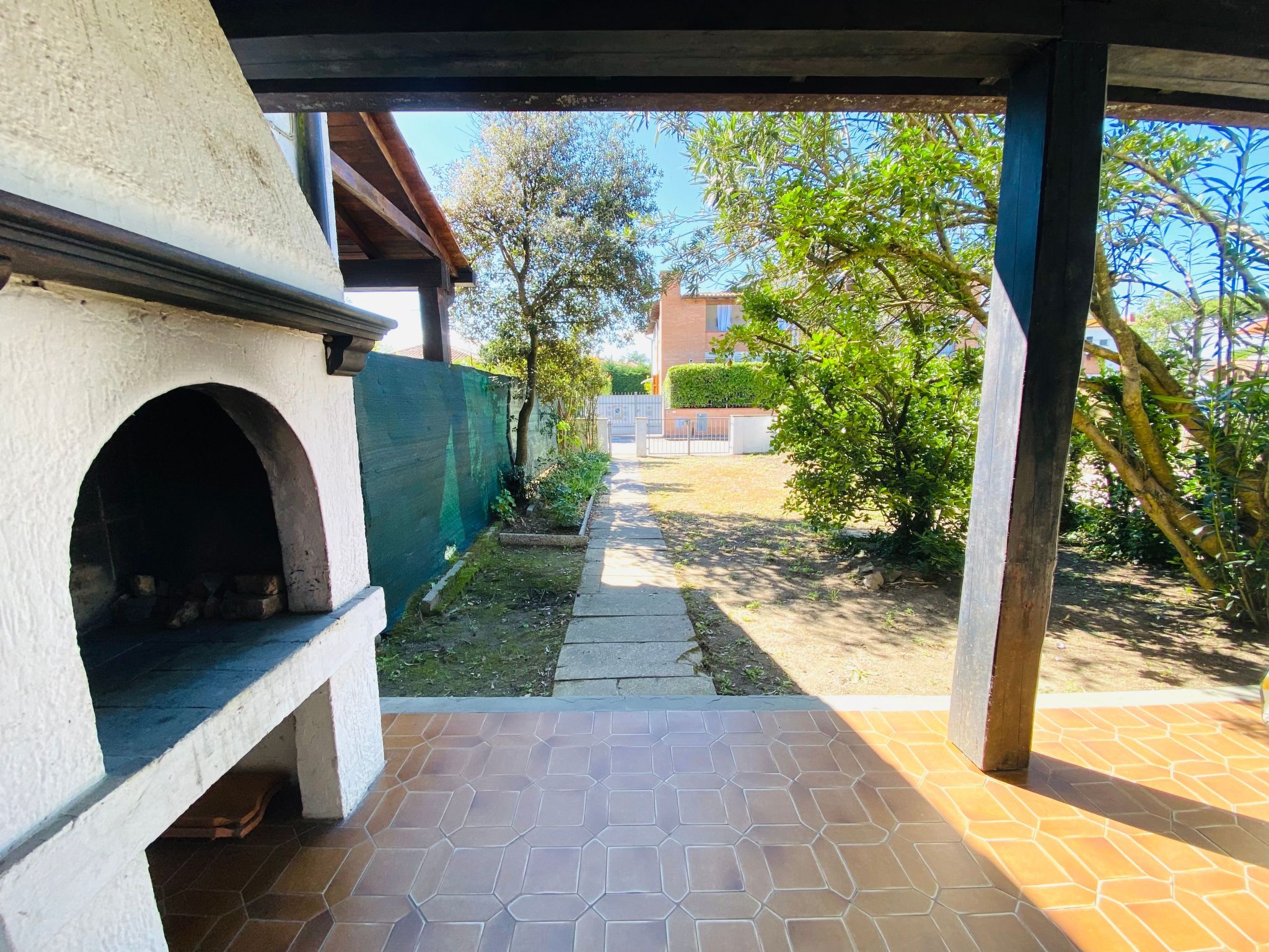 Vier-Zimmer-Villa, 2 Bäder, 2 Gärten, 2 Klima-Binnen