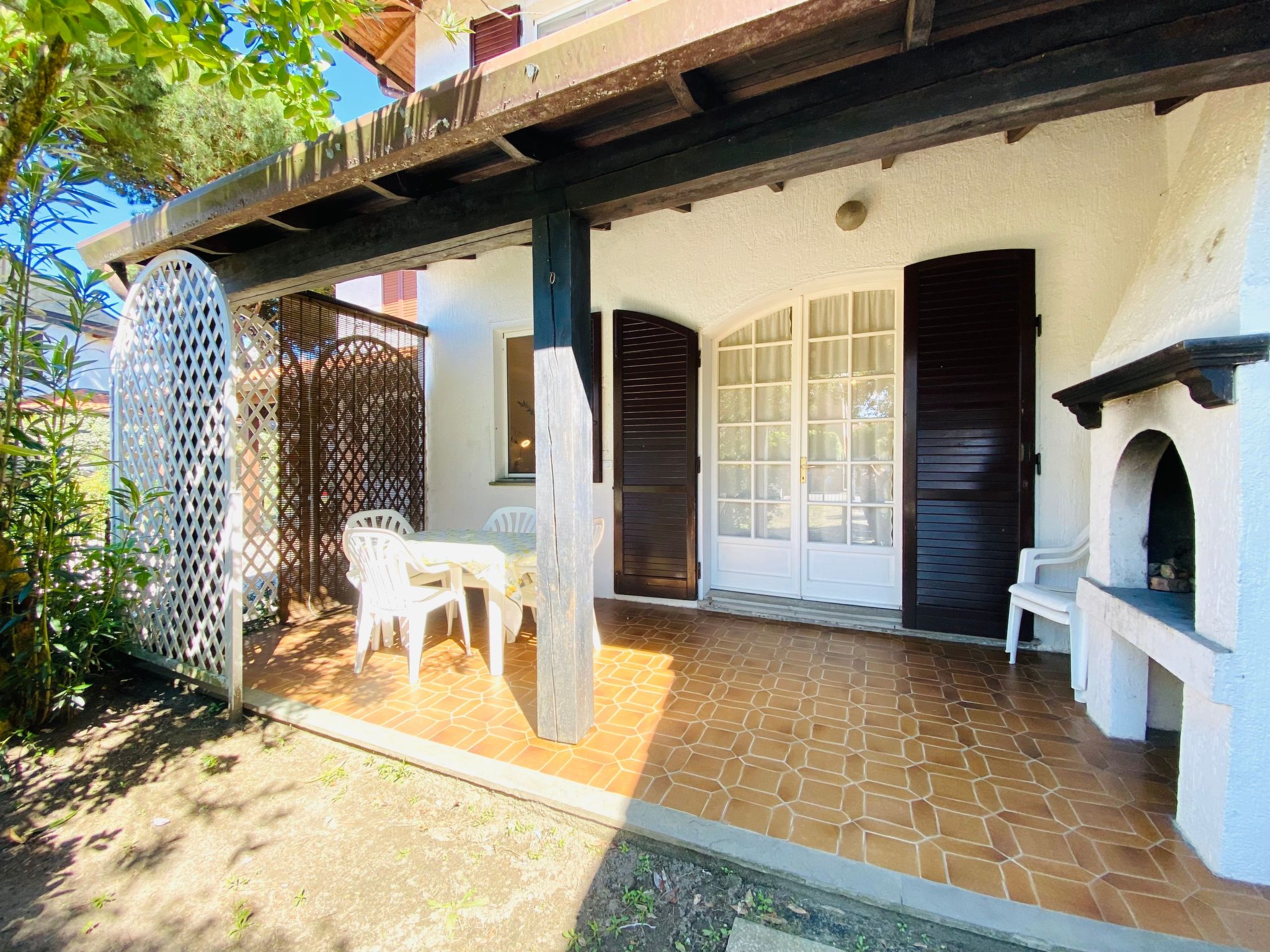 Vier-Zimmer-Villa, 2 Bäder, 2 Gärten, 2 Klima-Binnen