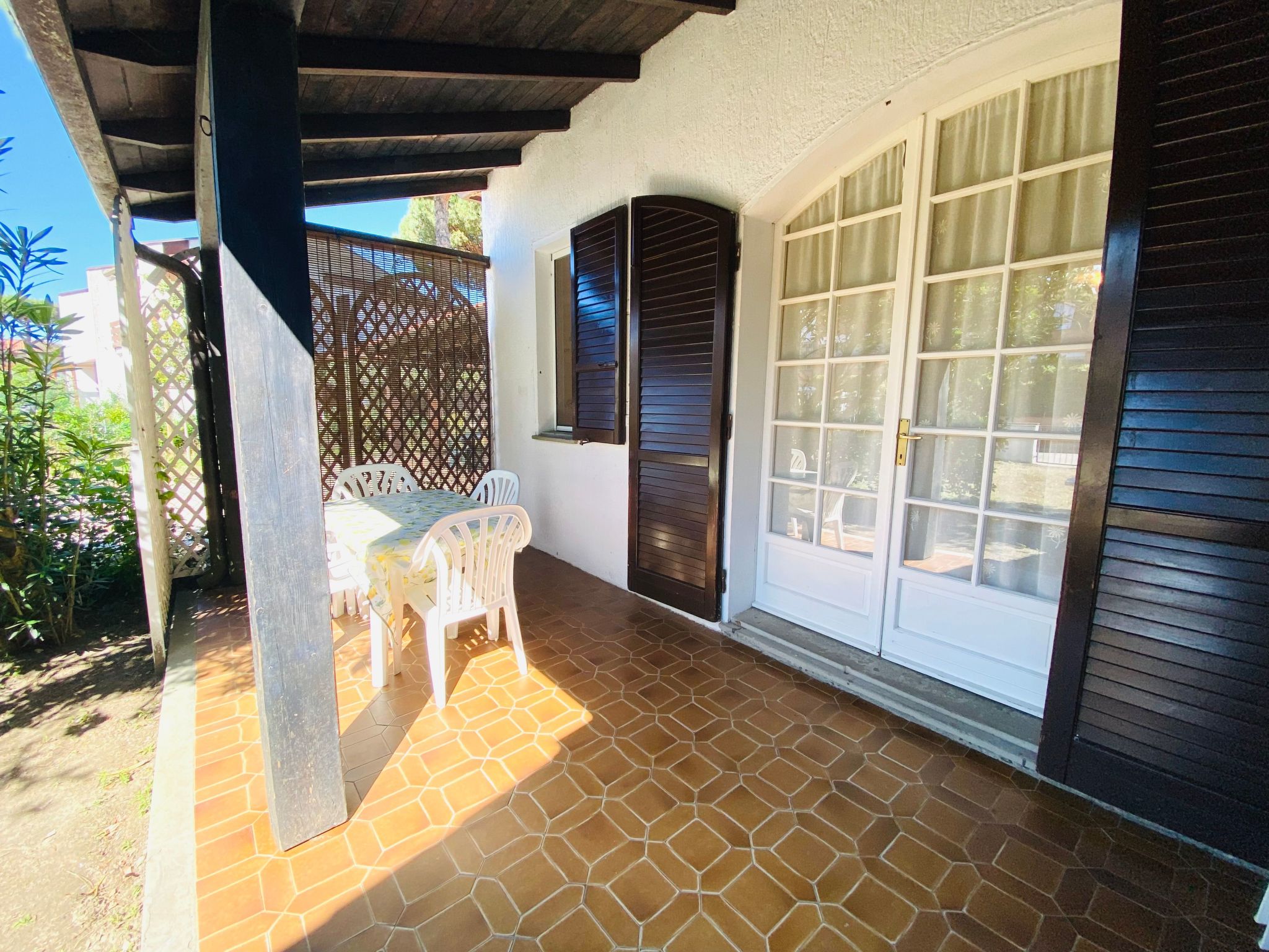 Vier-Zimmer-Villa, 2 Bäder, 2 Gärten, 2 Klima-Binnen