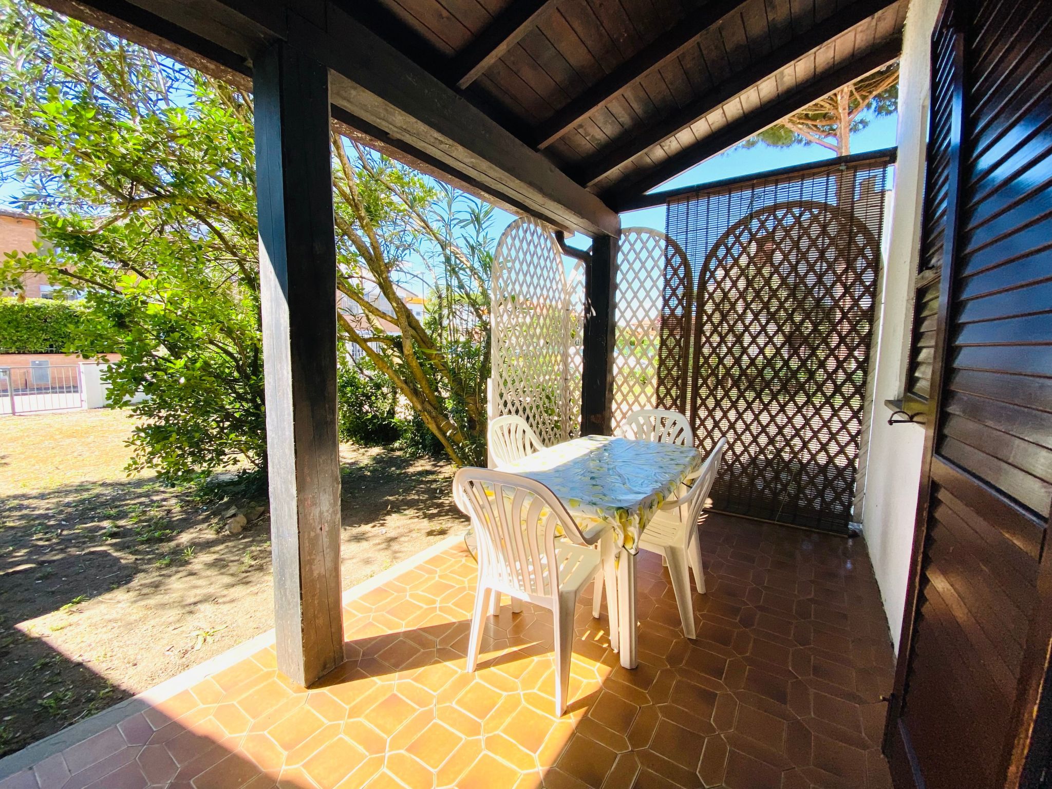 Vier-Zimmer-Villa, 2 Bäder, 2 Gärten, 2 Klima-Binnen