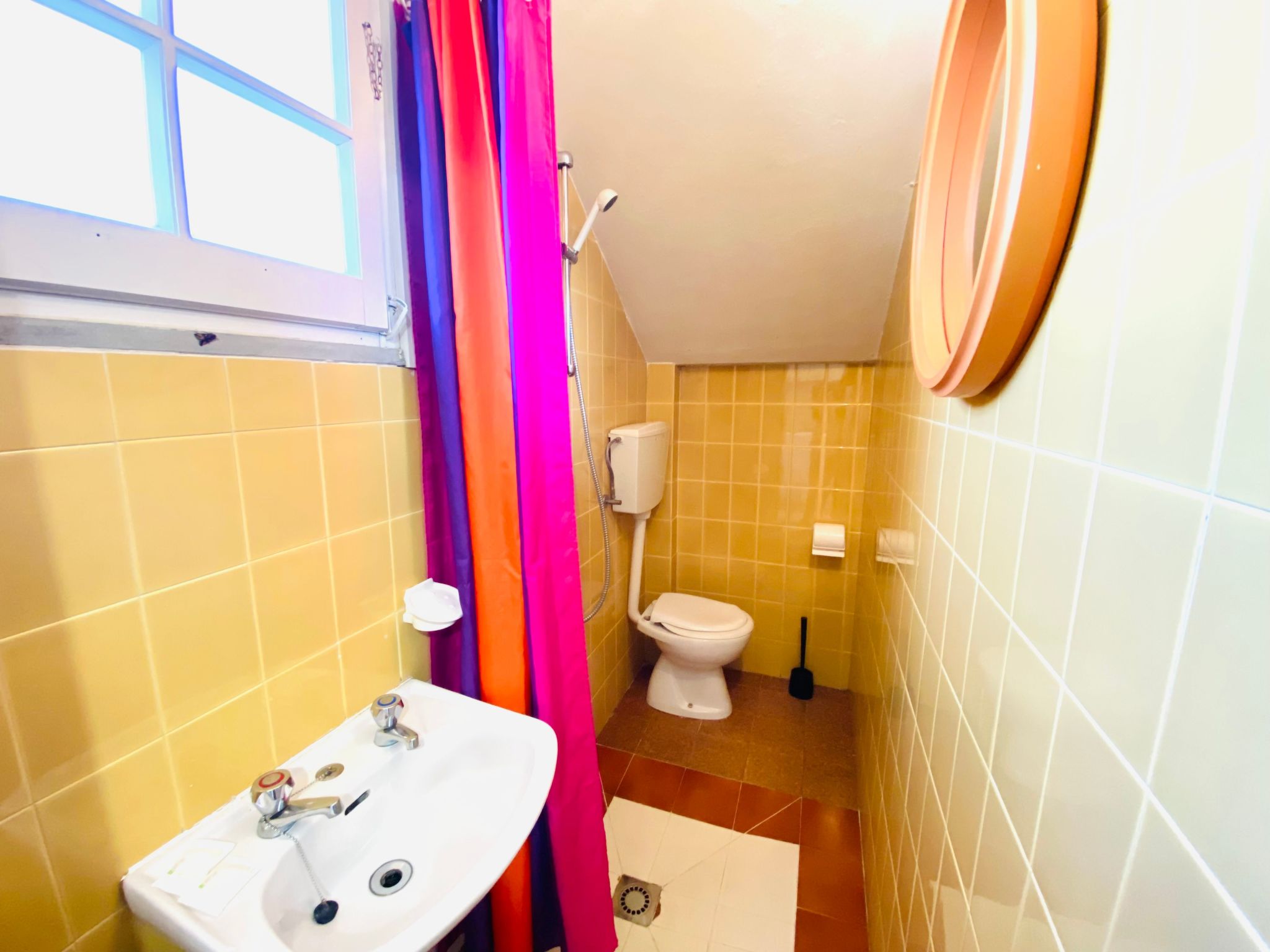 Vier-Zimmer-Villa, 2 Bäder, 2 Gärten, 2 Klima-Binnen